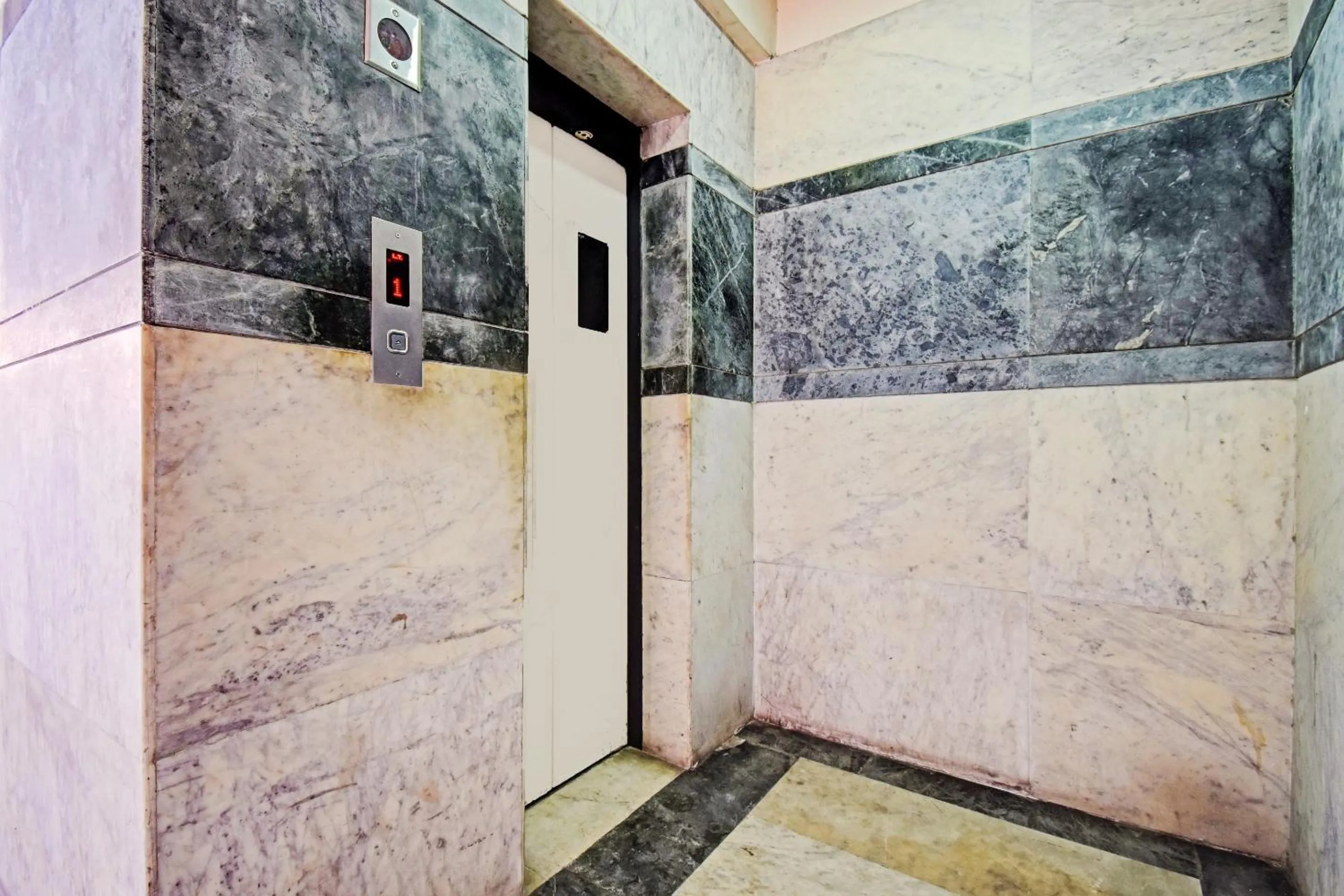 Bathroom in Collection O Motisarai