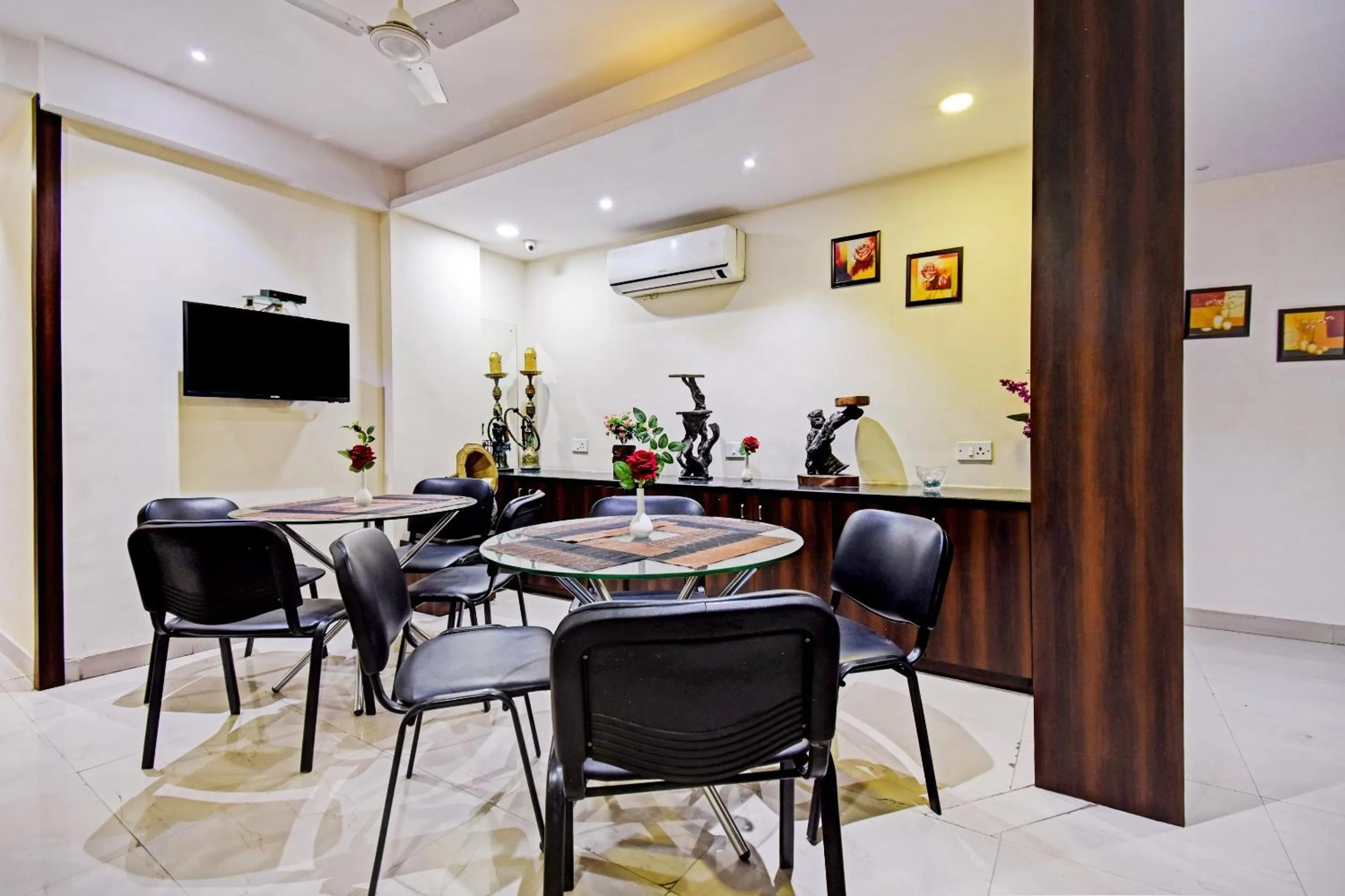 Lobby or reception in Collection O Motisarai