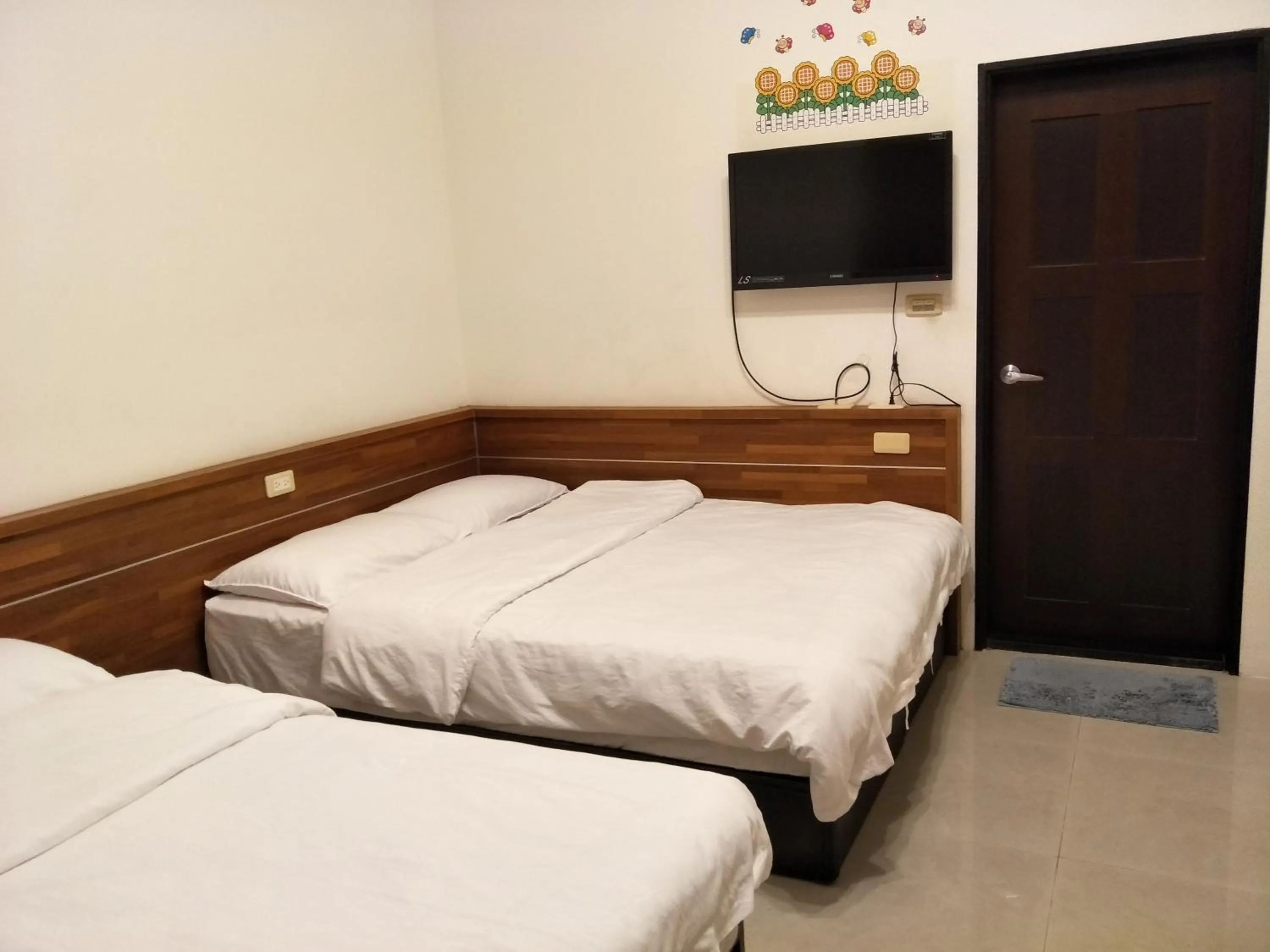 Bed in Lu He Feng Homestay