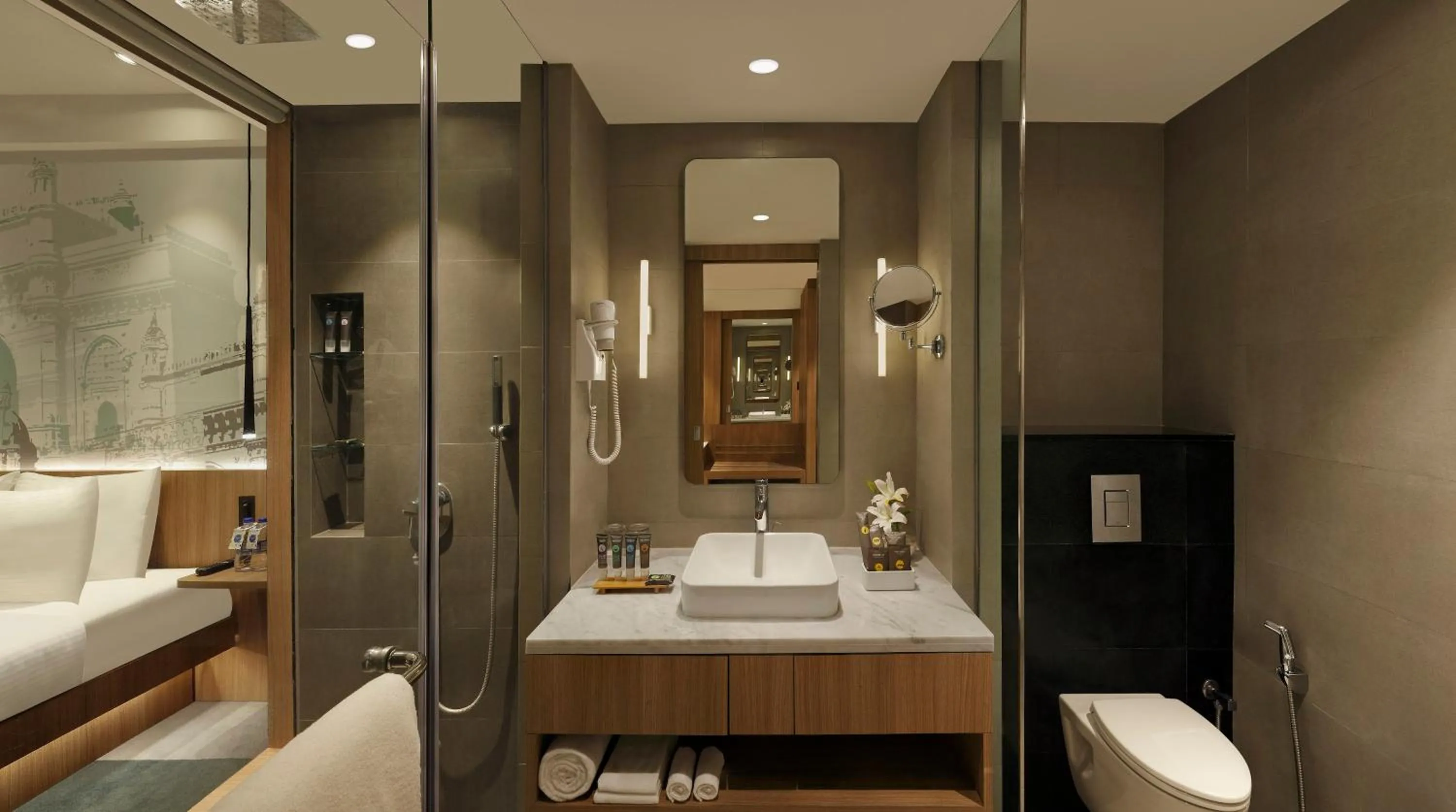 Shower in Novotel Mumbai Juhu Beach