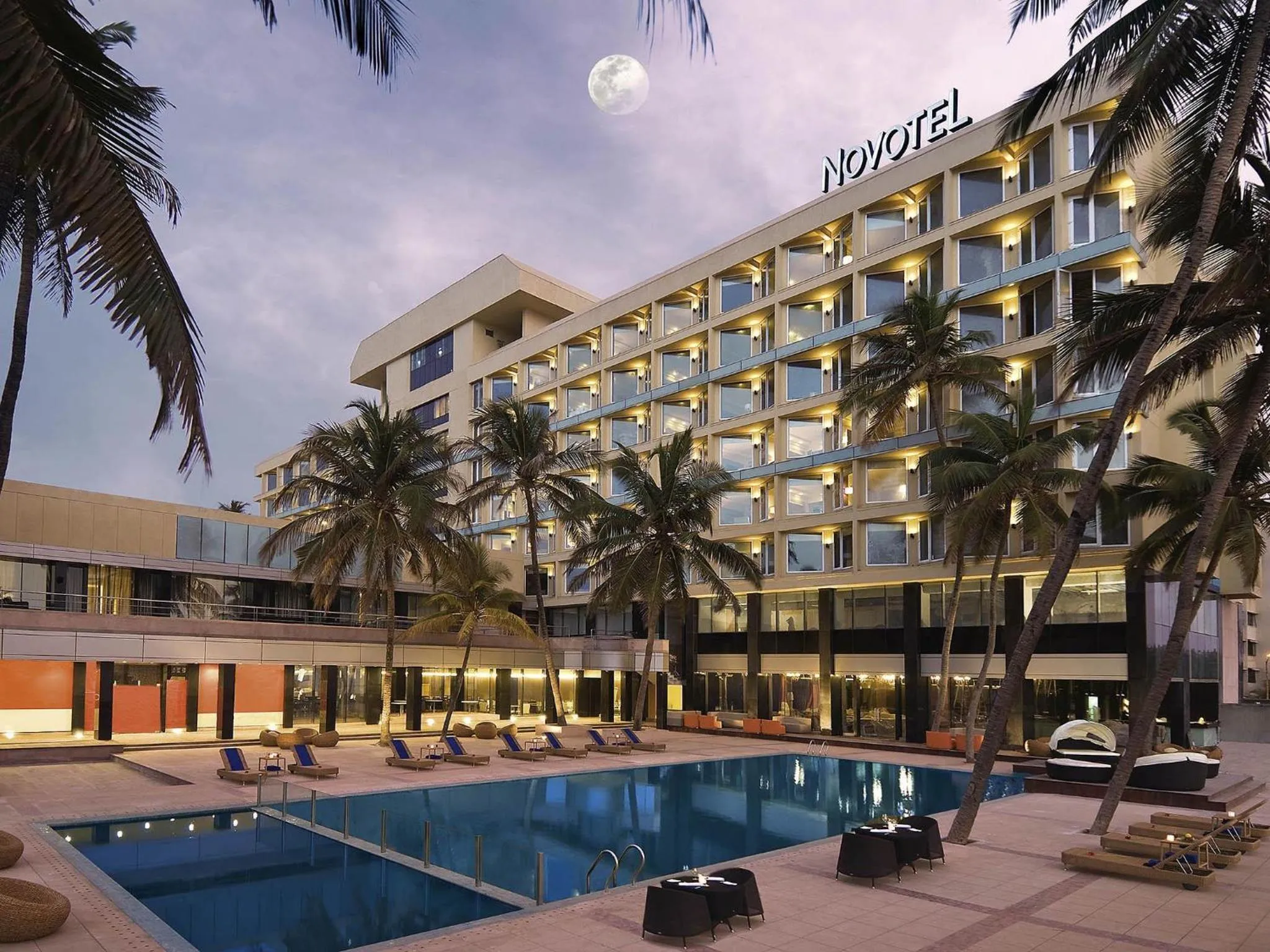 Property building in Novotel Mumbai Juhu Beach
