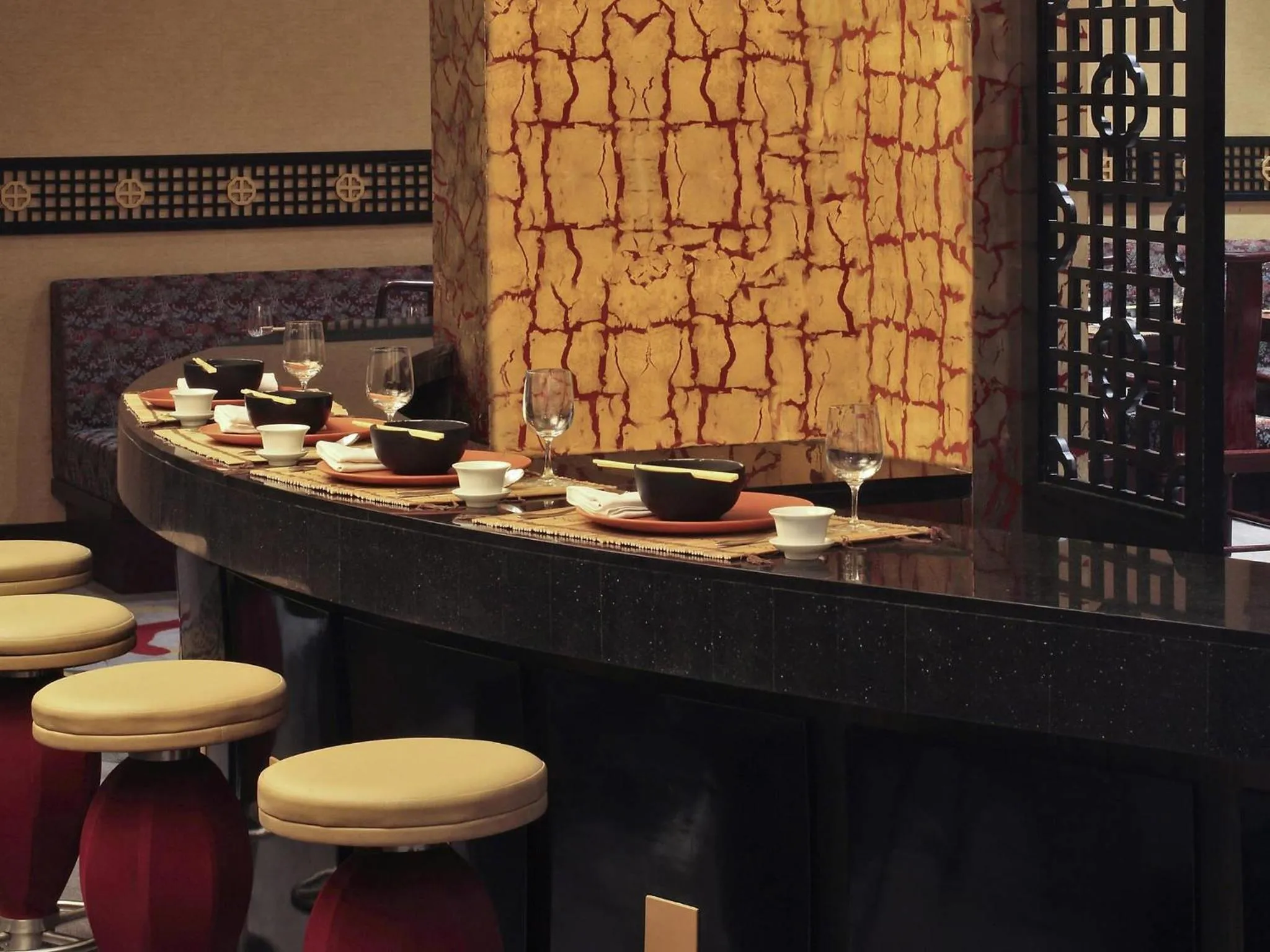 Restaurant/places to eat in Novotel Mumbai Juhu Beach