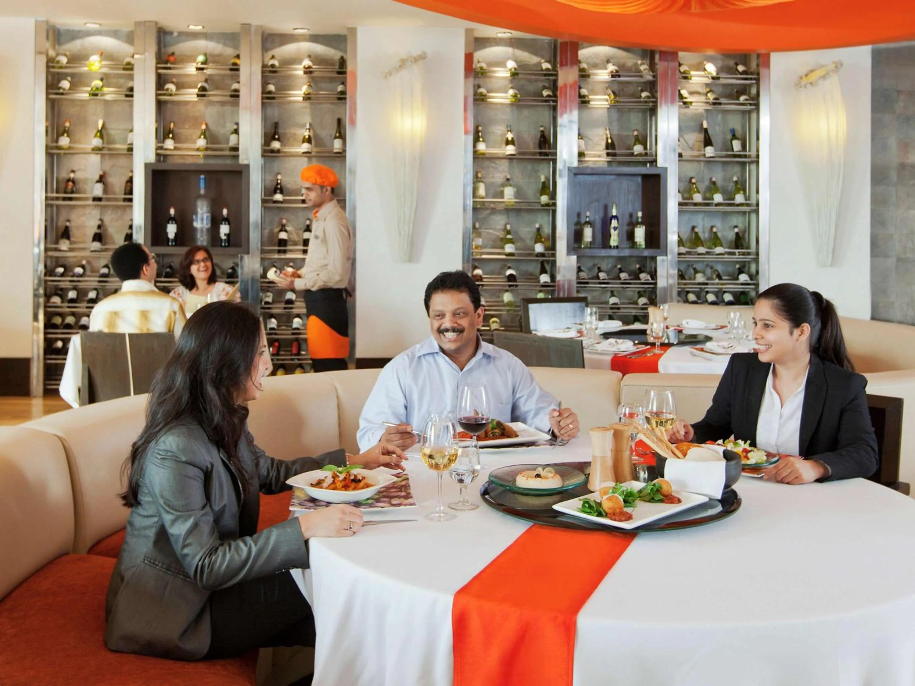 Restaurant/places to eat in Novotel Mumbai Juhu Beach