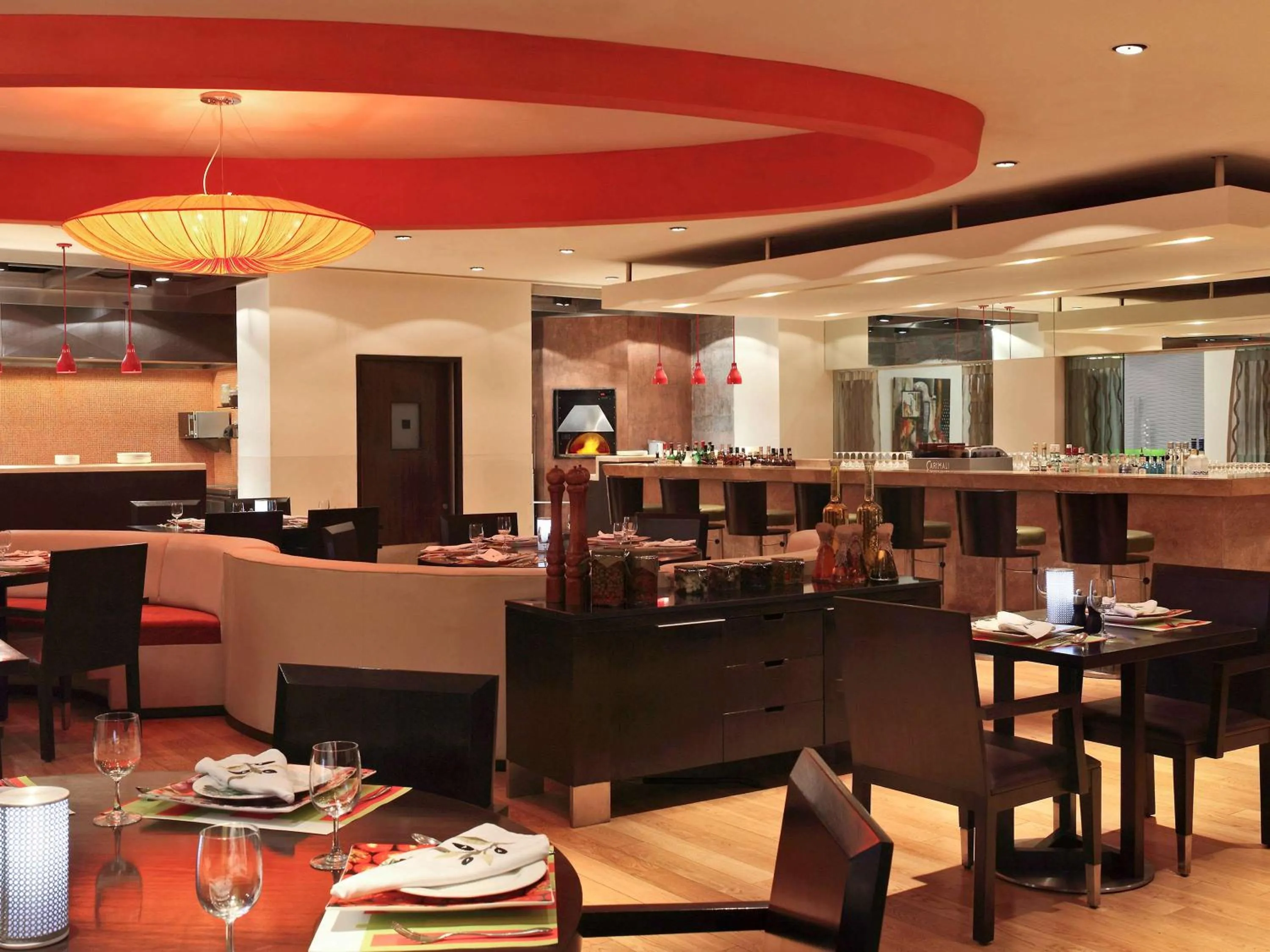 Restaurant/places to eat in Novotel Mumbai Juhu Beach