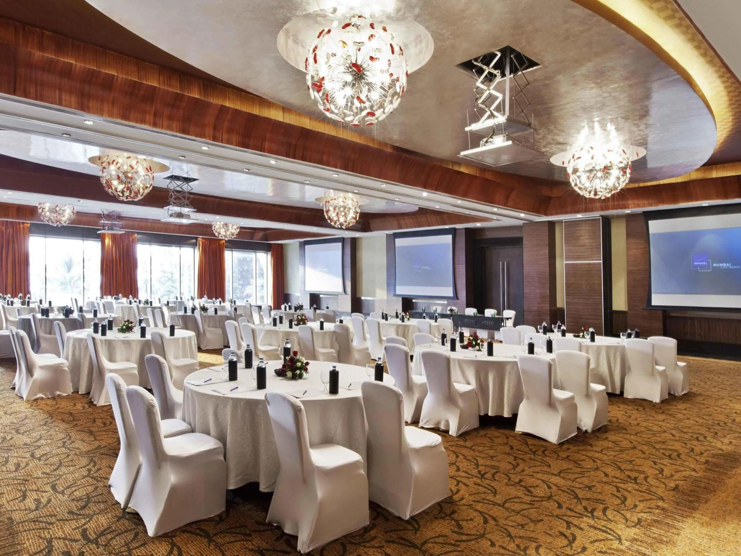 Meeting/conference room in Novotel Mumbai Juhu Beach