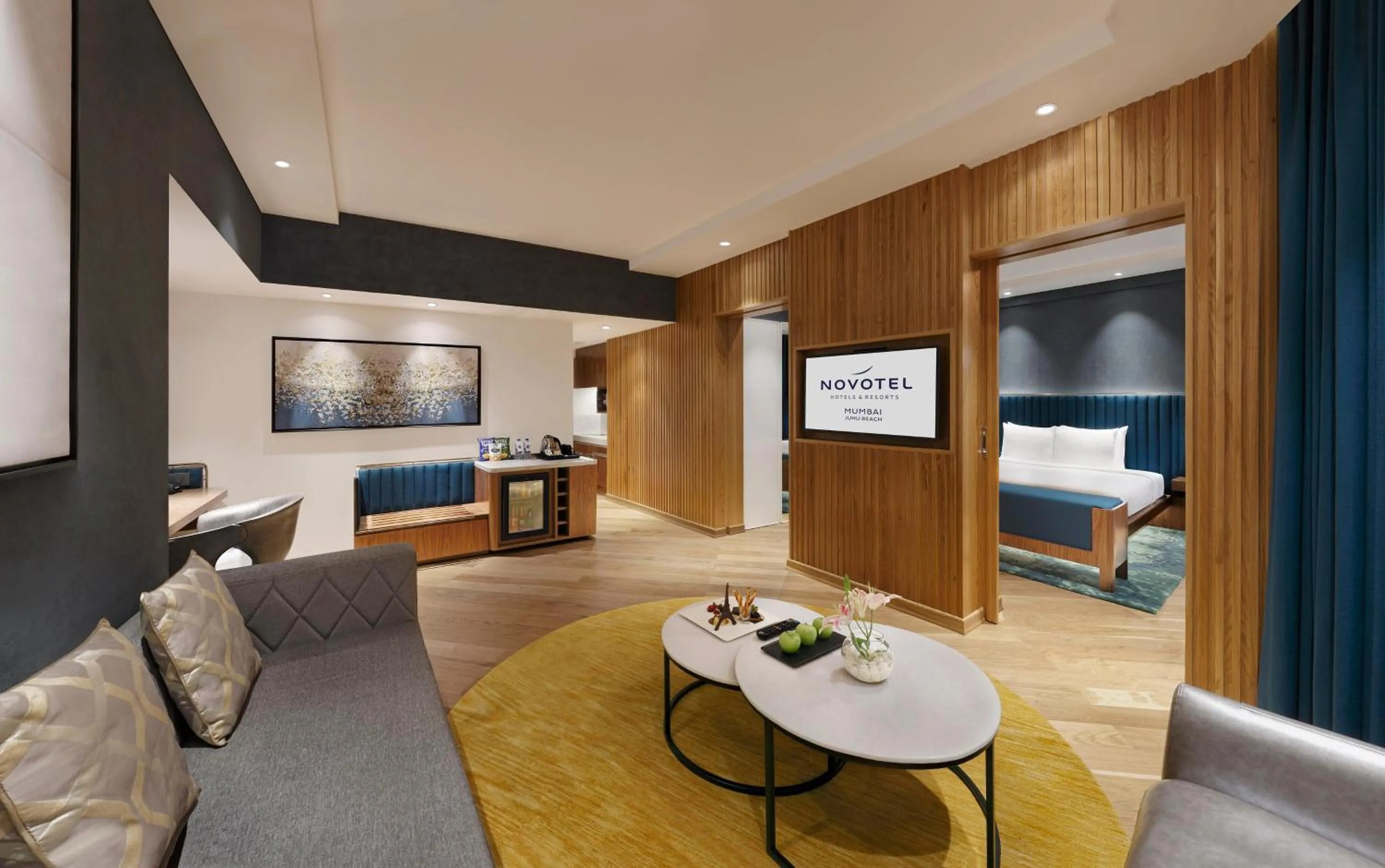 Living room in Novotel Mumbai Juhu Beach