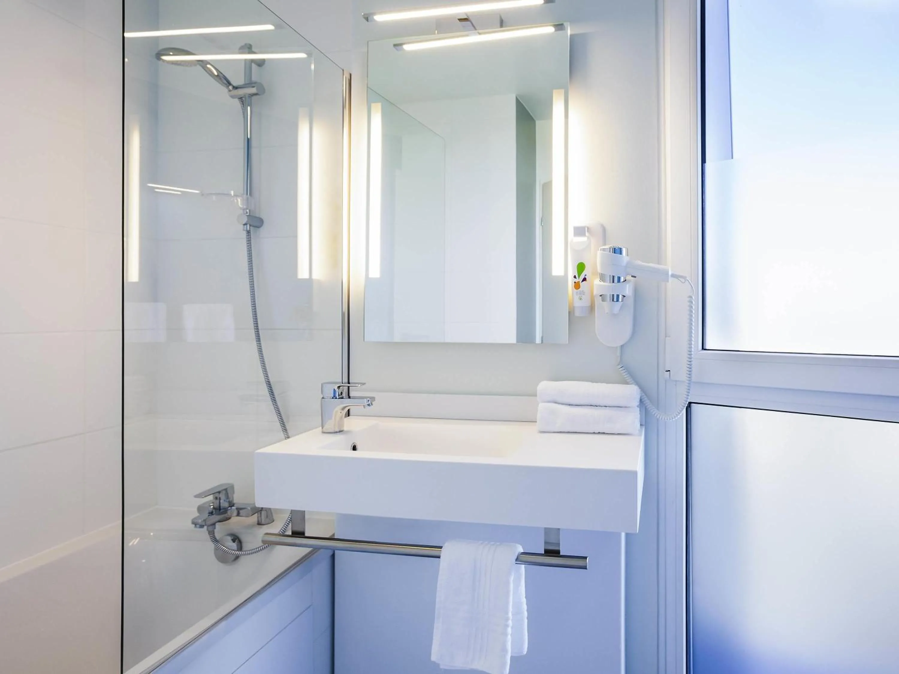 Bedroom in Ibis Styles Mulhouse Centre Gare