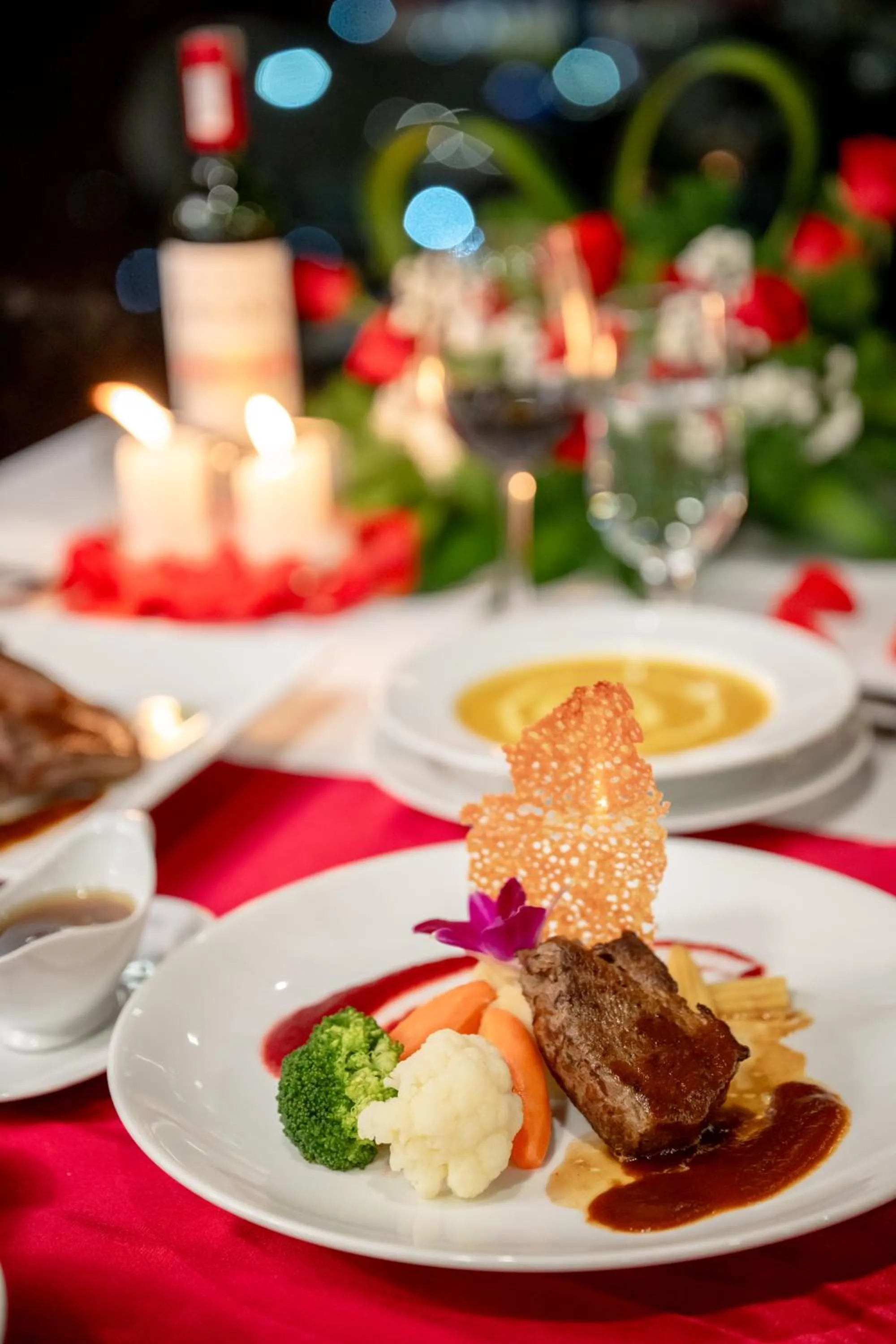 Food and drinks in TTC Imperial Hotel