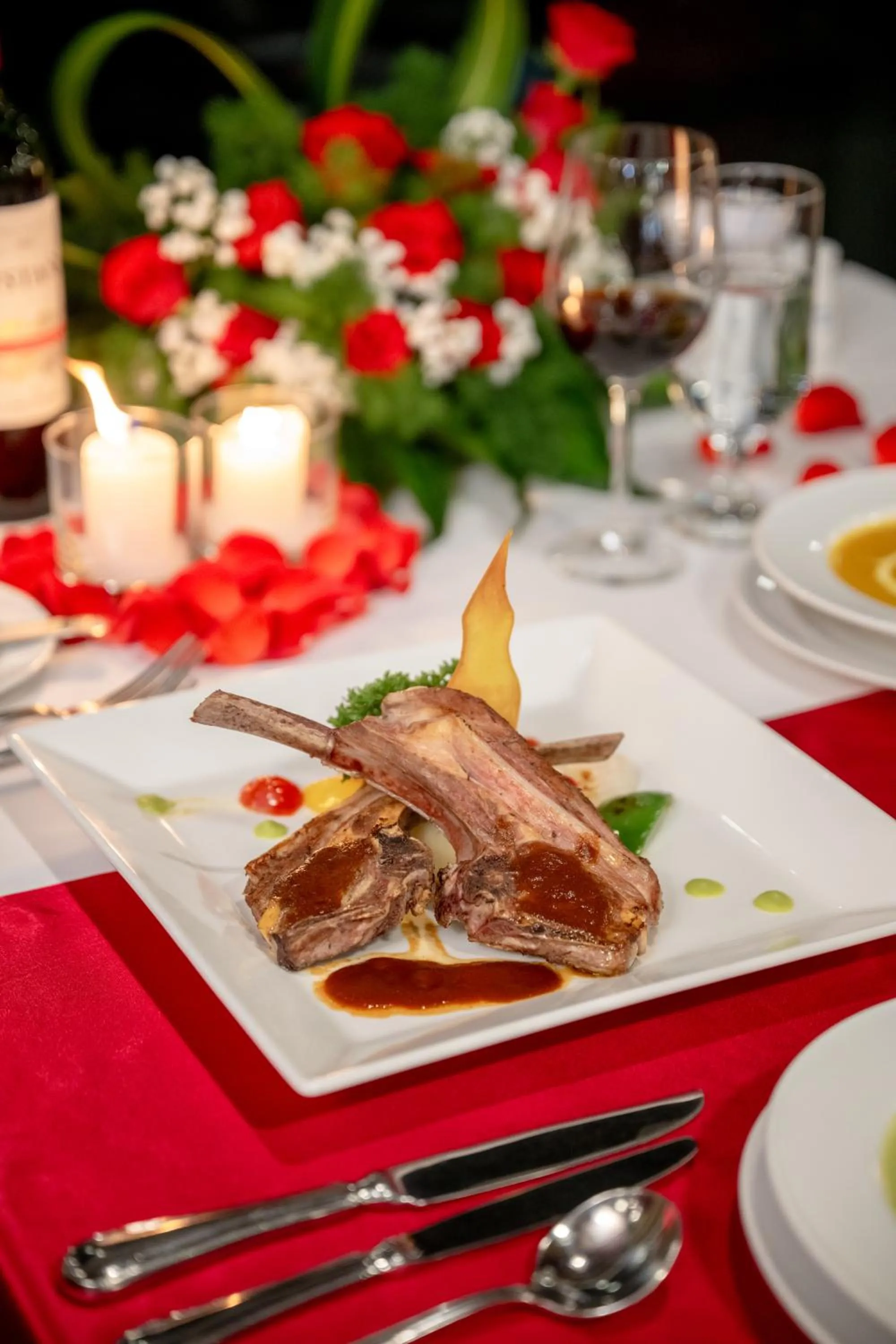 Food and drinks in TTC Imperial Hotel