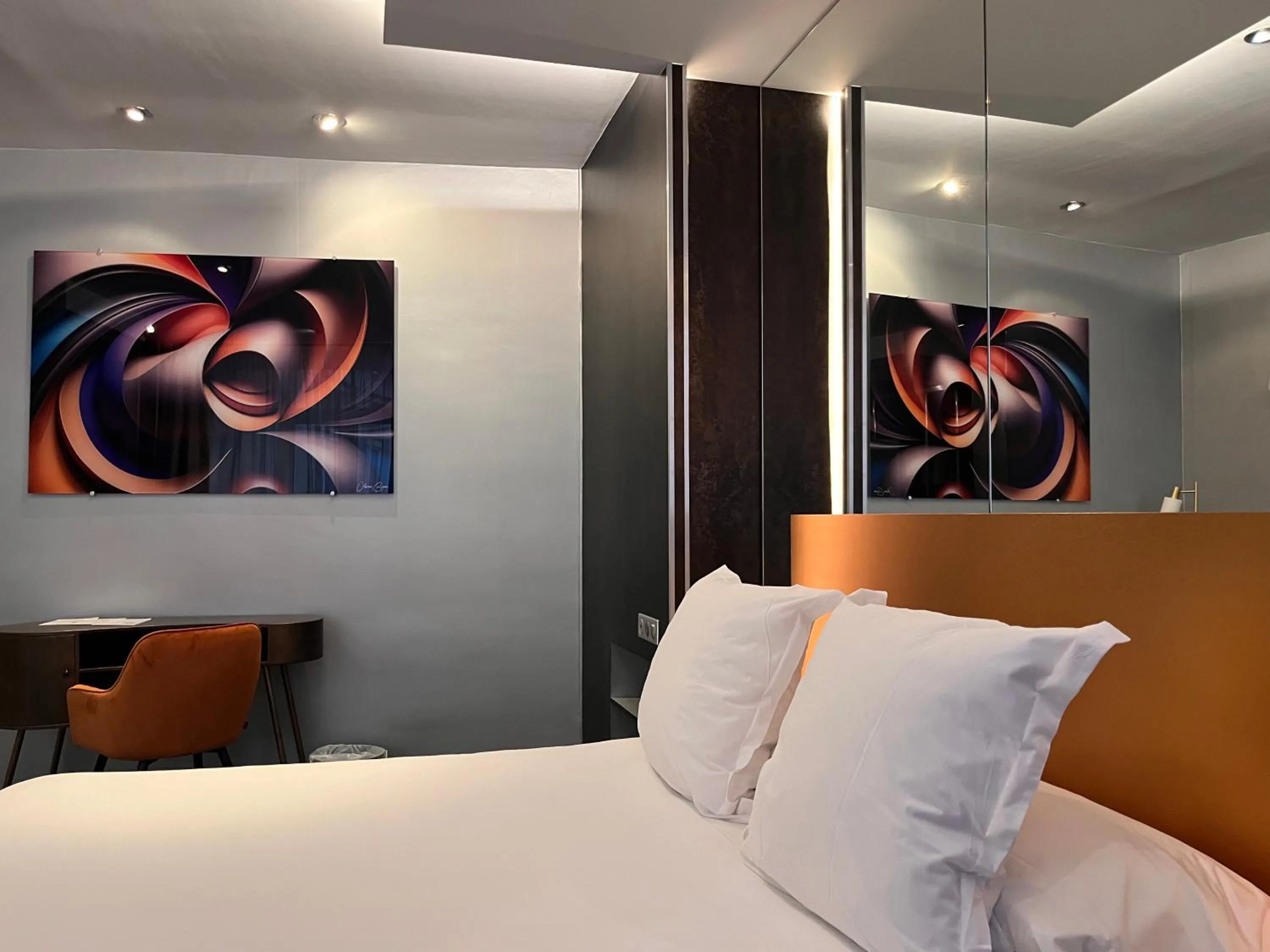 Photo of the whole room, Bed in LOGIS Hôtel Borel