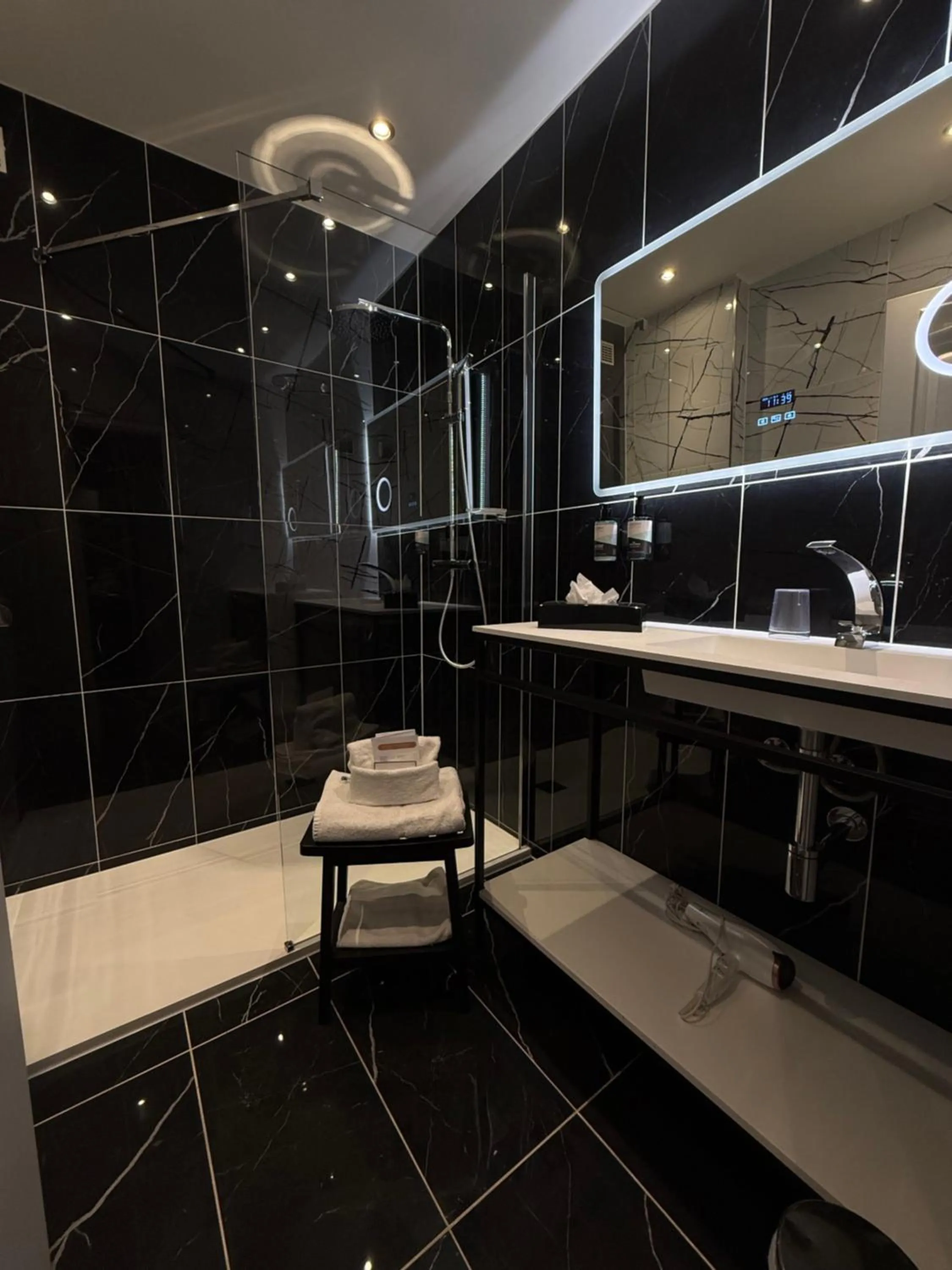 Bathroom in LOGIS Hôtel Borel