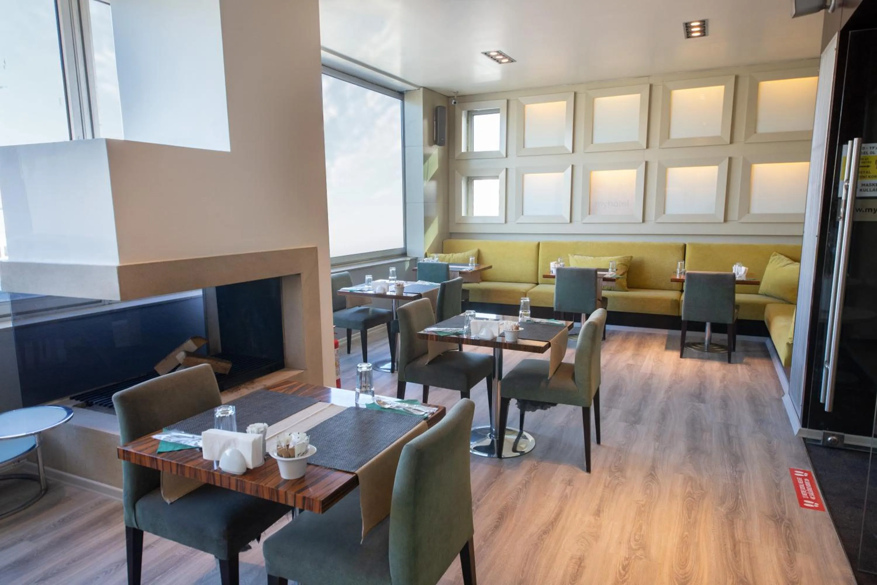 Restaurant/places to eat in MY Hotel