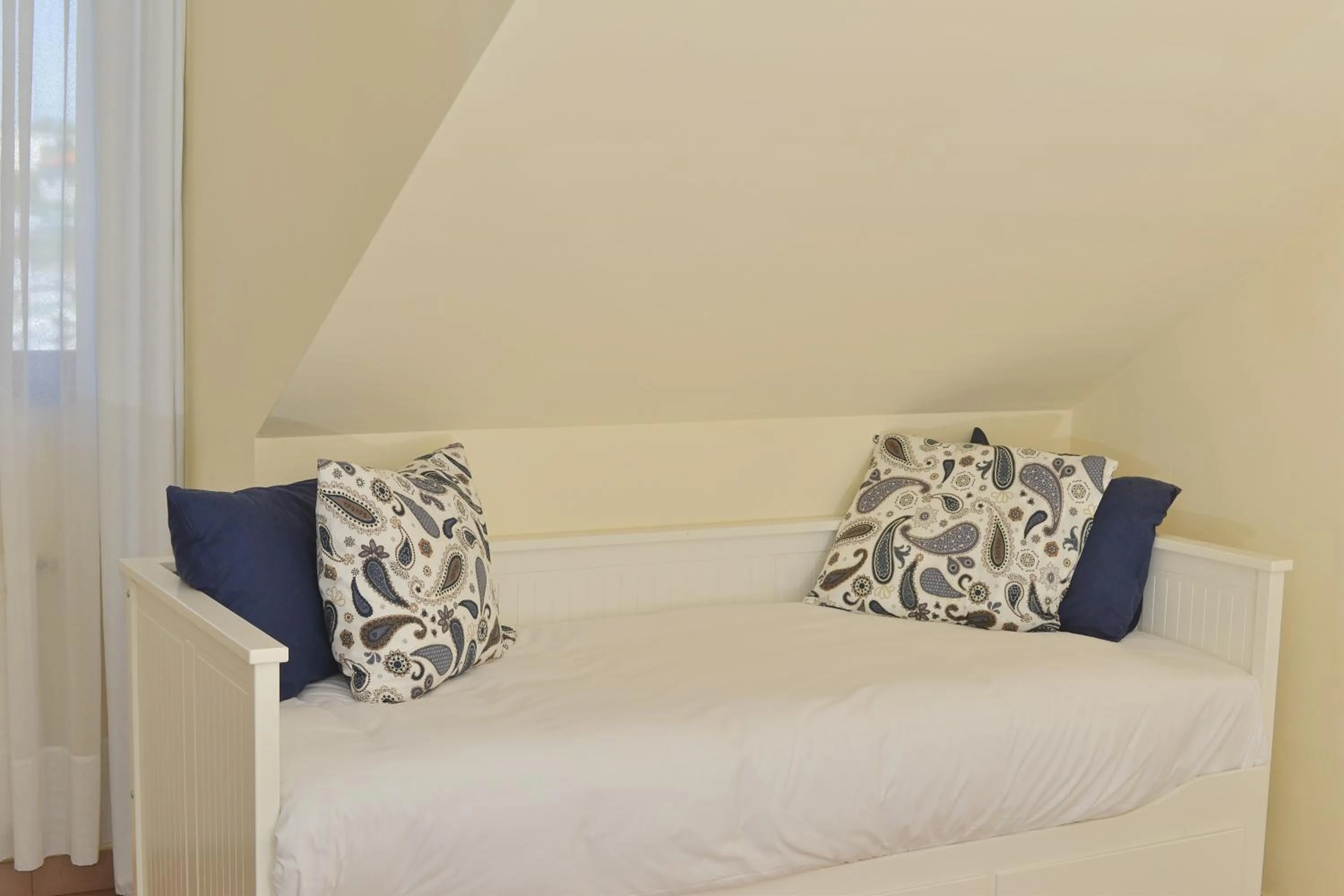 Living room, Bed in Apartamentos Marina