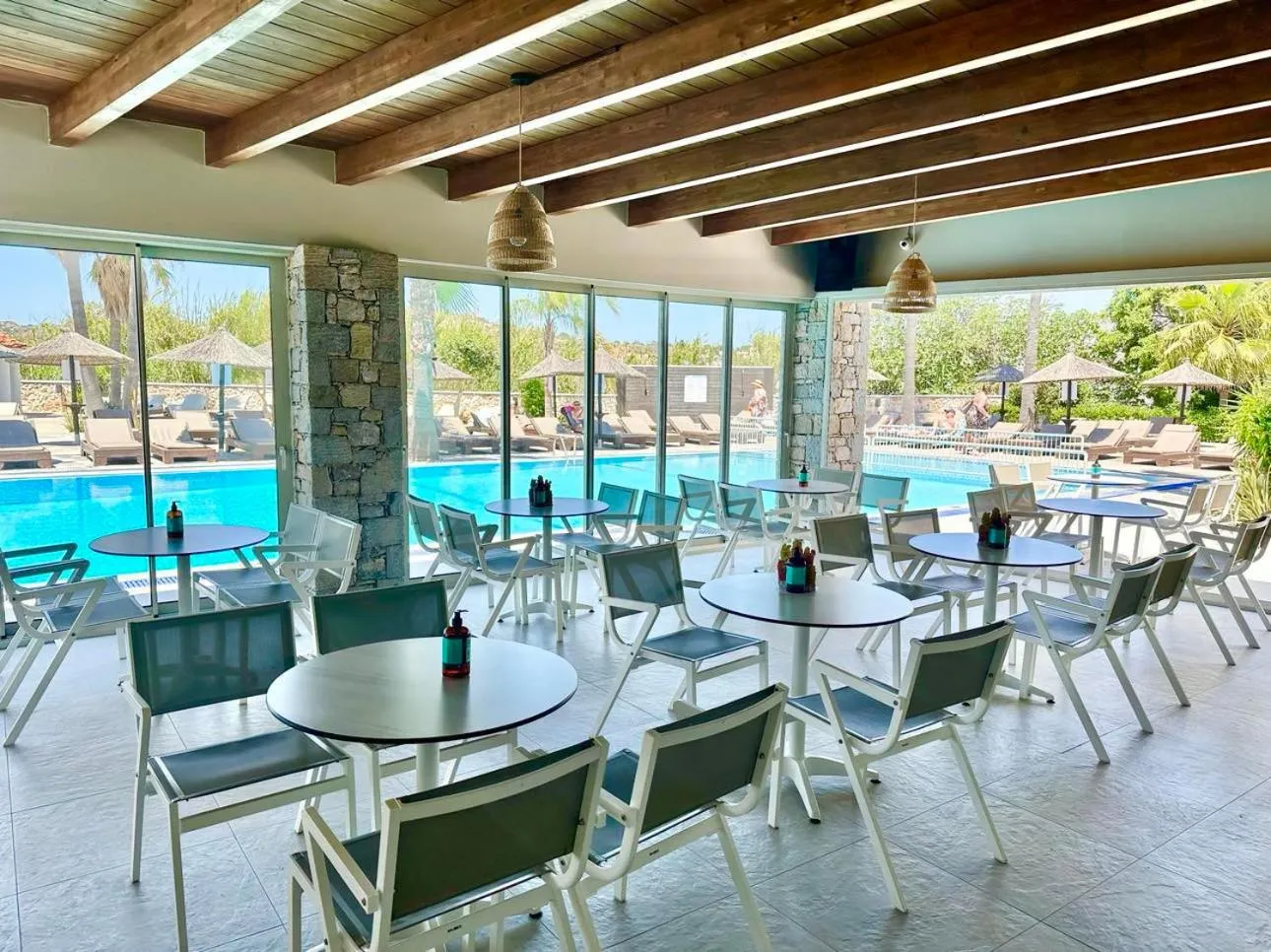 Restaurant/places to eat in Argiri Resort Hotel & Apartments