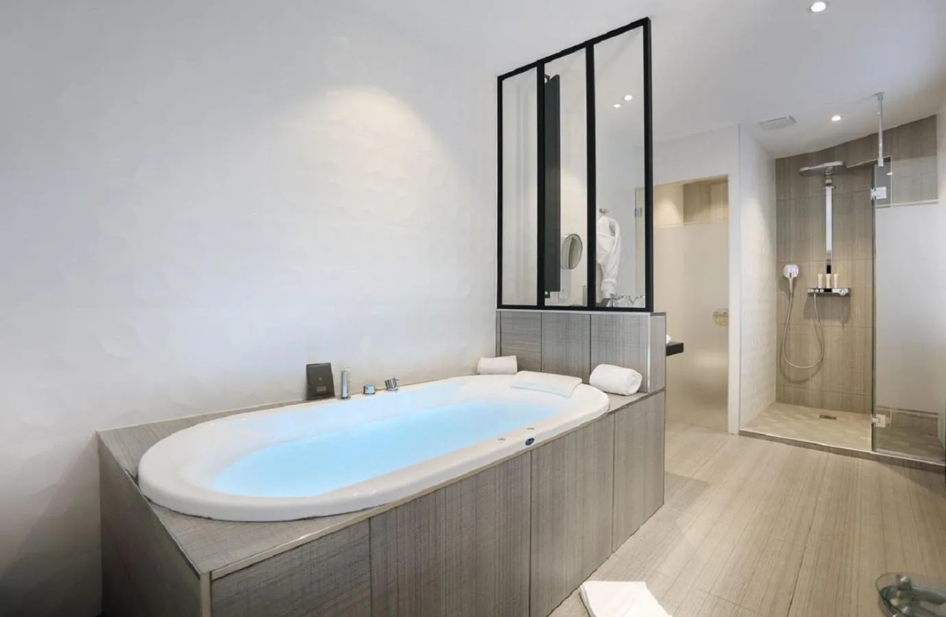 Bathroom in Petit Hôtel Confidentiel