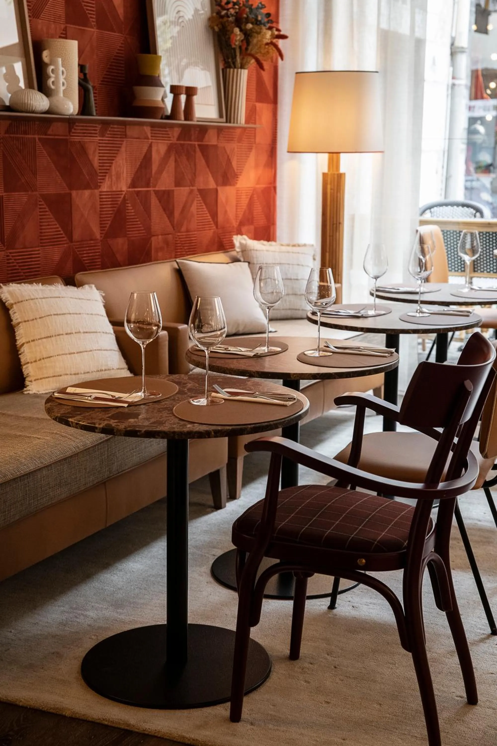 Restaurant/places to eat in Petit Hôtel Confidentiel