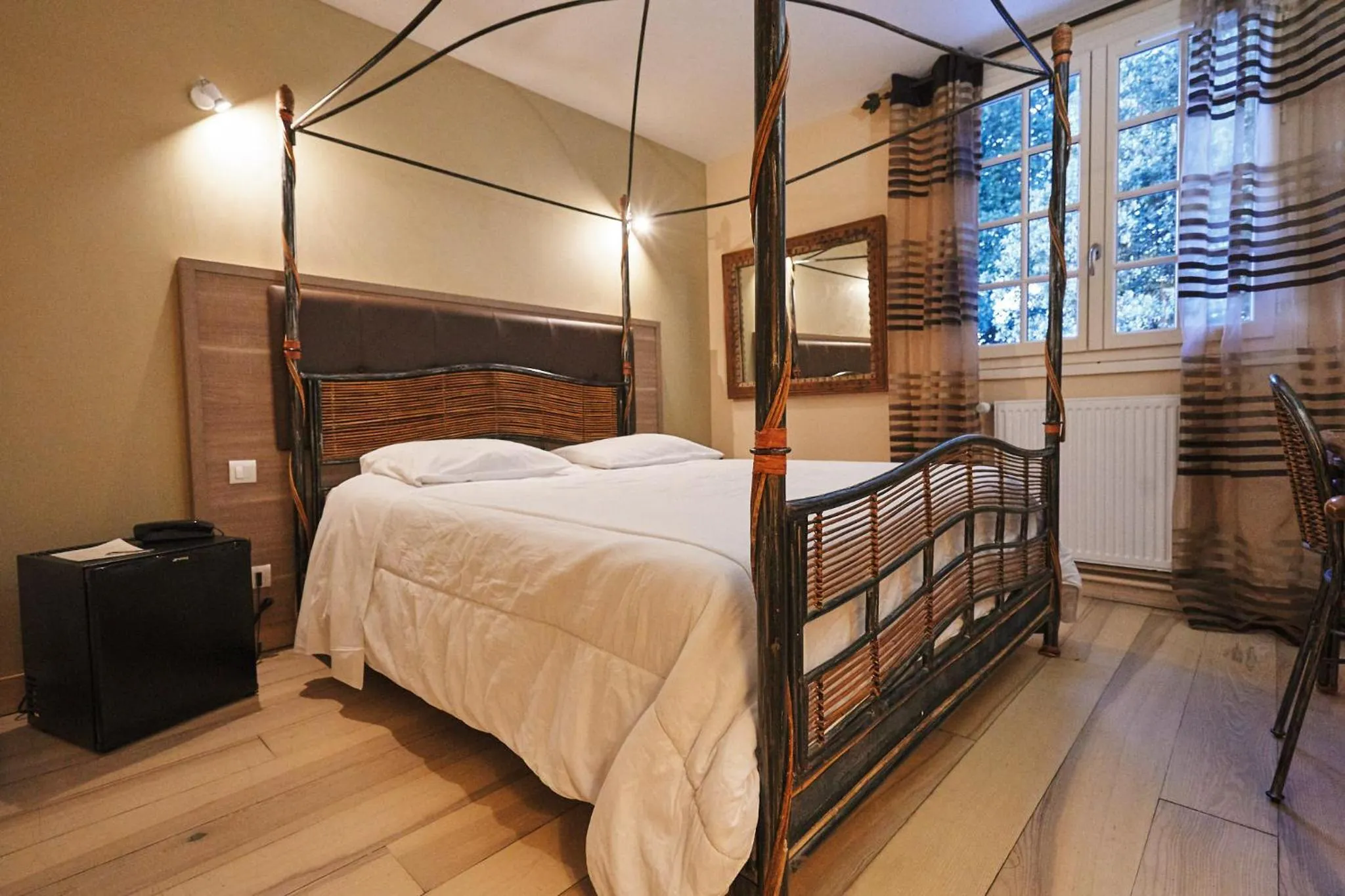 Bed in Hôtel La Flambée