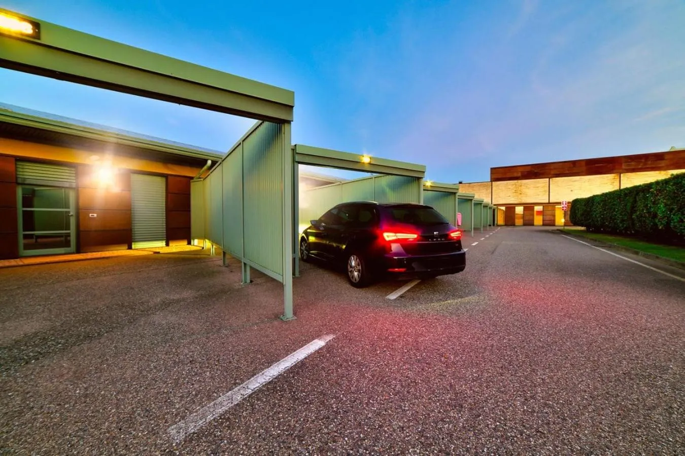 Parking in Motel Hotel Piranha