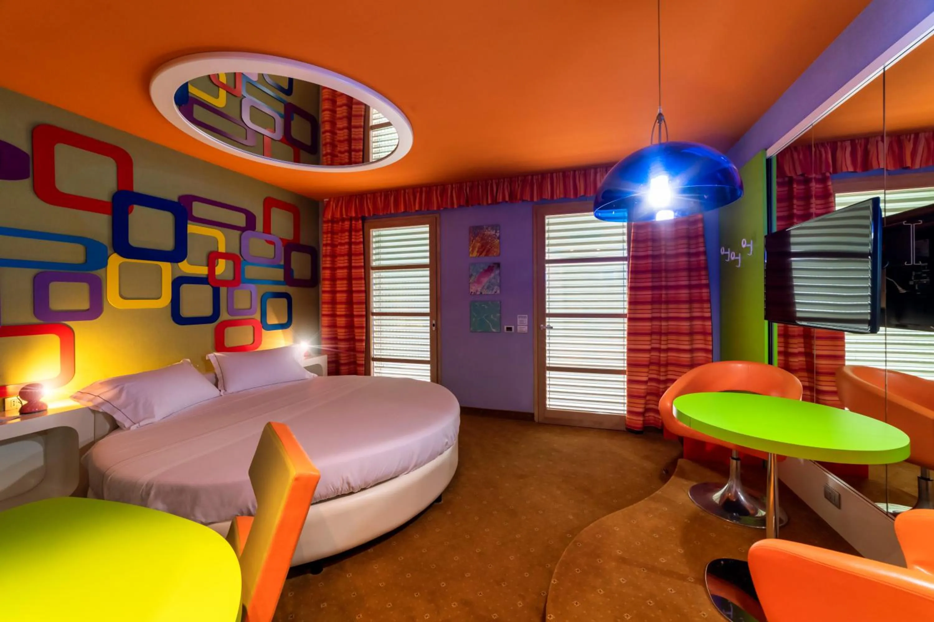 View (from property/room), Bed in Motel Hotel Piranha