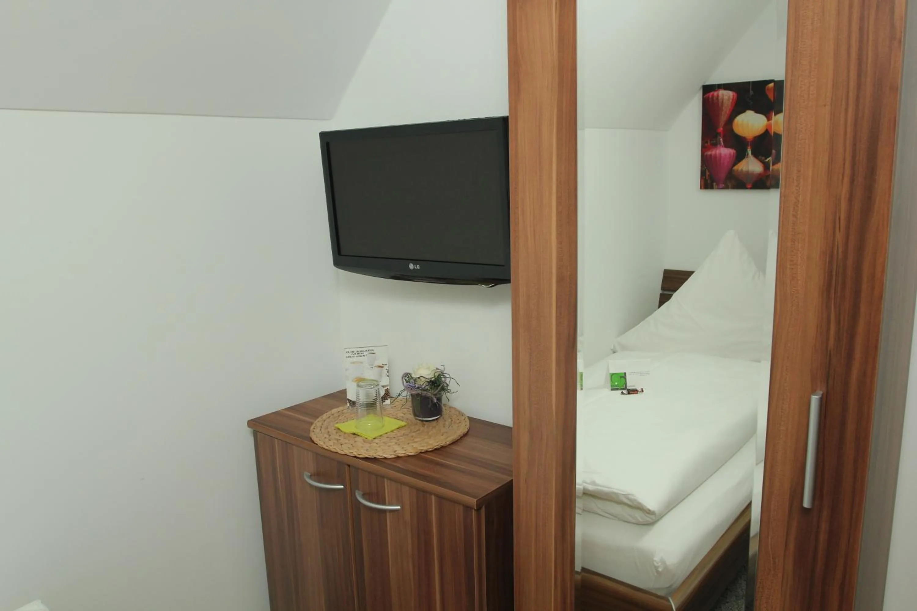 TV and multimedia, Bed in Gästehaus zur Linde