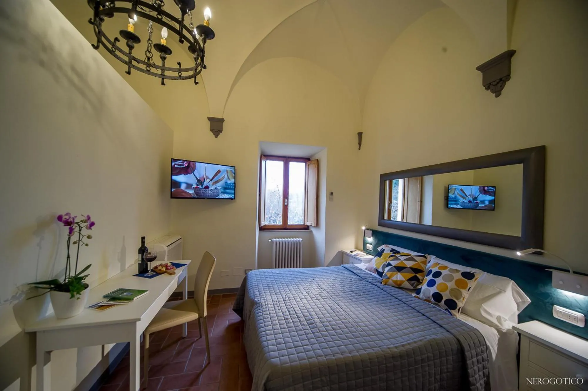 Photo of the whole room, Bed in Chiostro Delle Monache Hostel Volterra