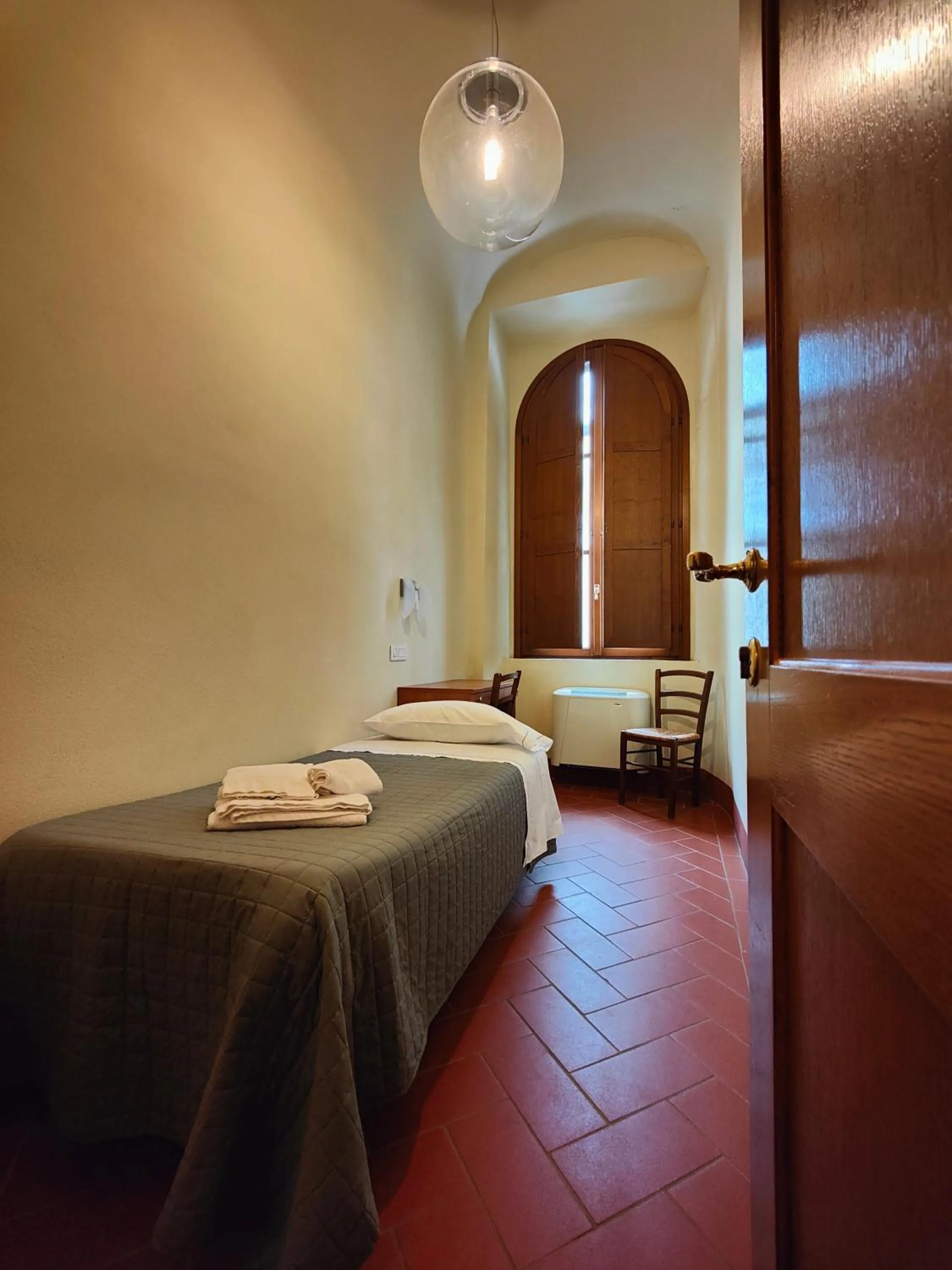 Photo of the whole room, Bed in Chiostro Delle Monache Hostel Volterra