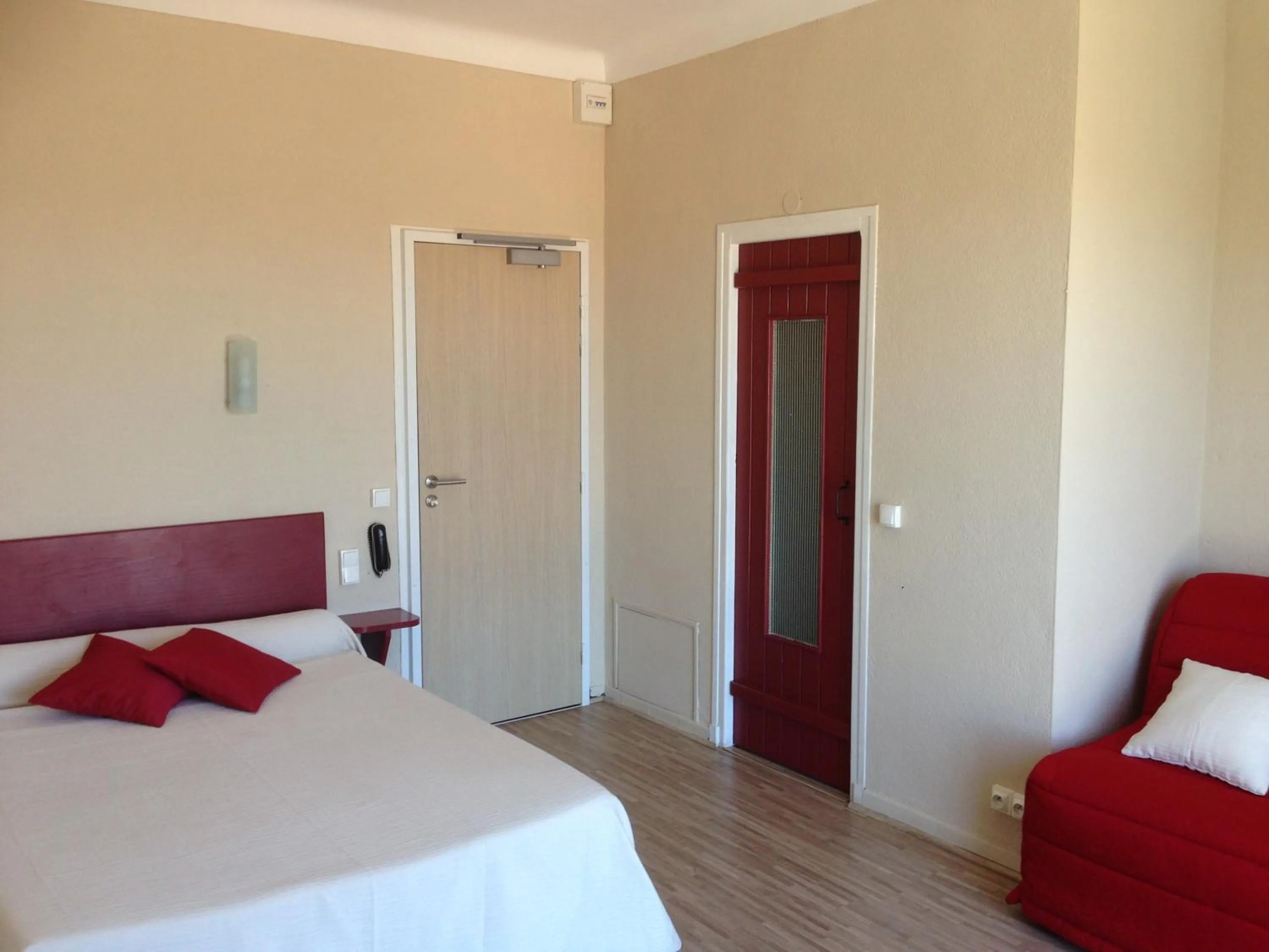 Bed in Saint Jacques