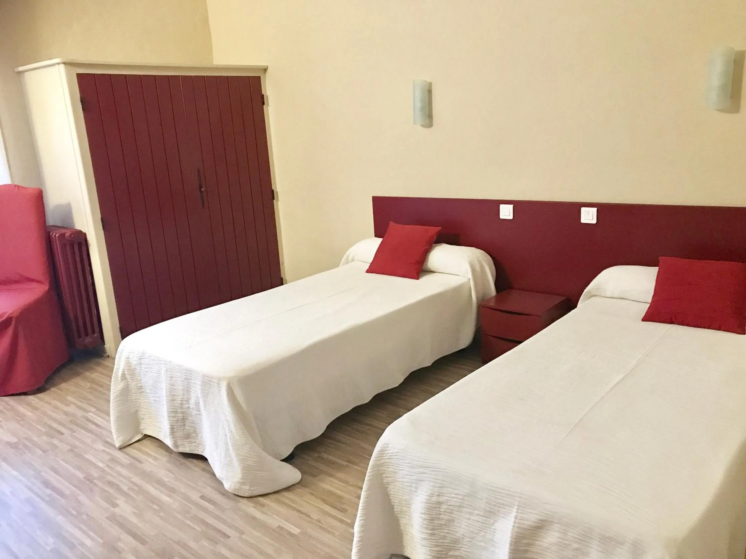 Twin Room with Balcony in Saint Jacques