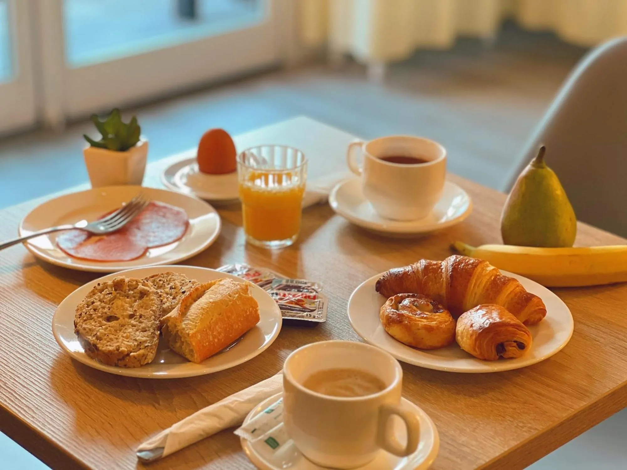 Breakfast in Saint Jacques