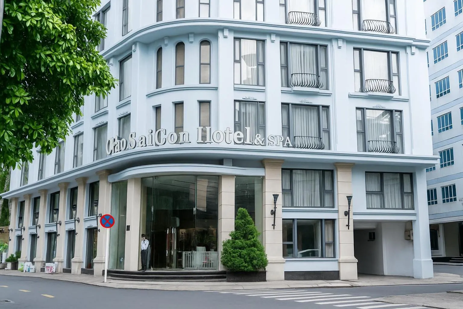 Property building in Ciao SaiGon Hotel & Spa