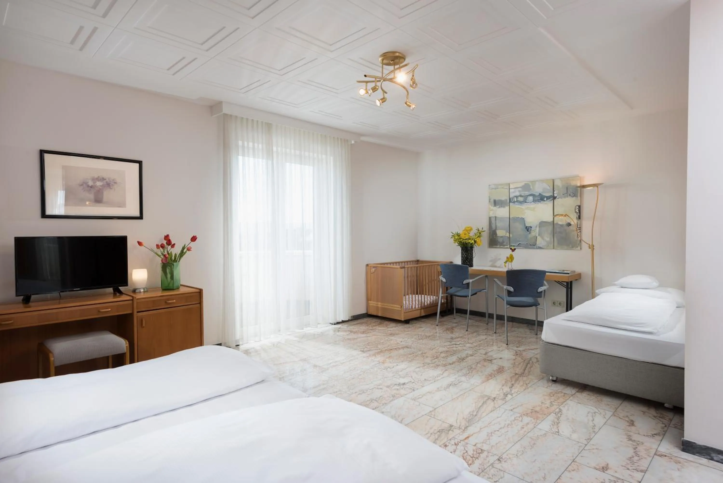 Photo of the whole room, Bed in Hotel Harheimer Hof