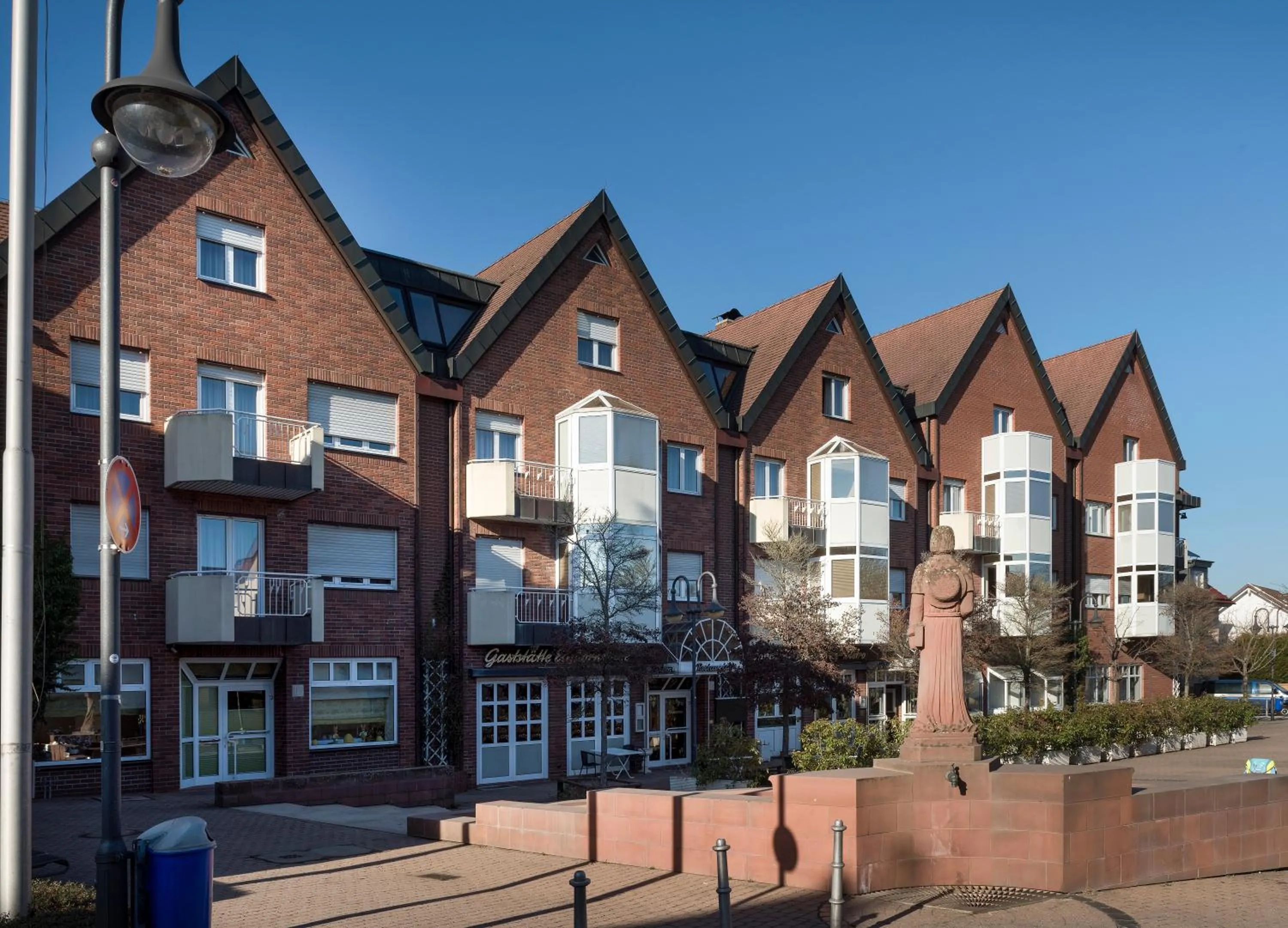 Property building in Hotel Harheimer Hof