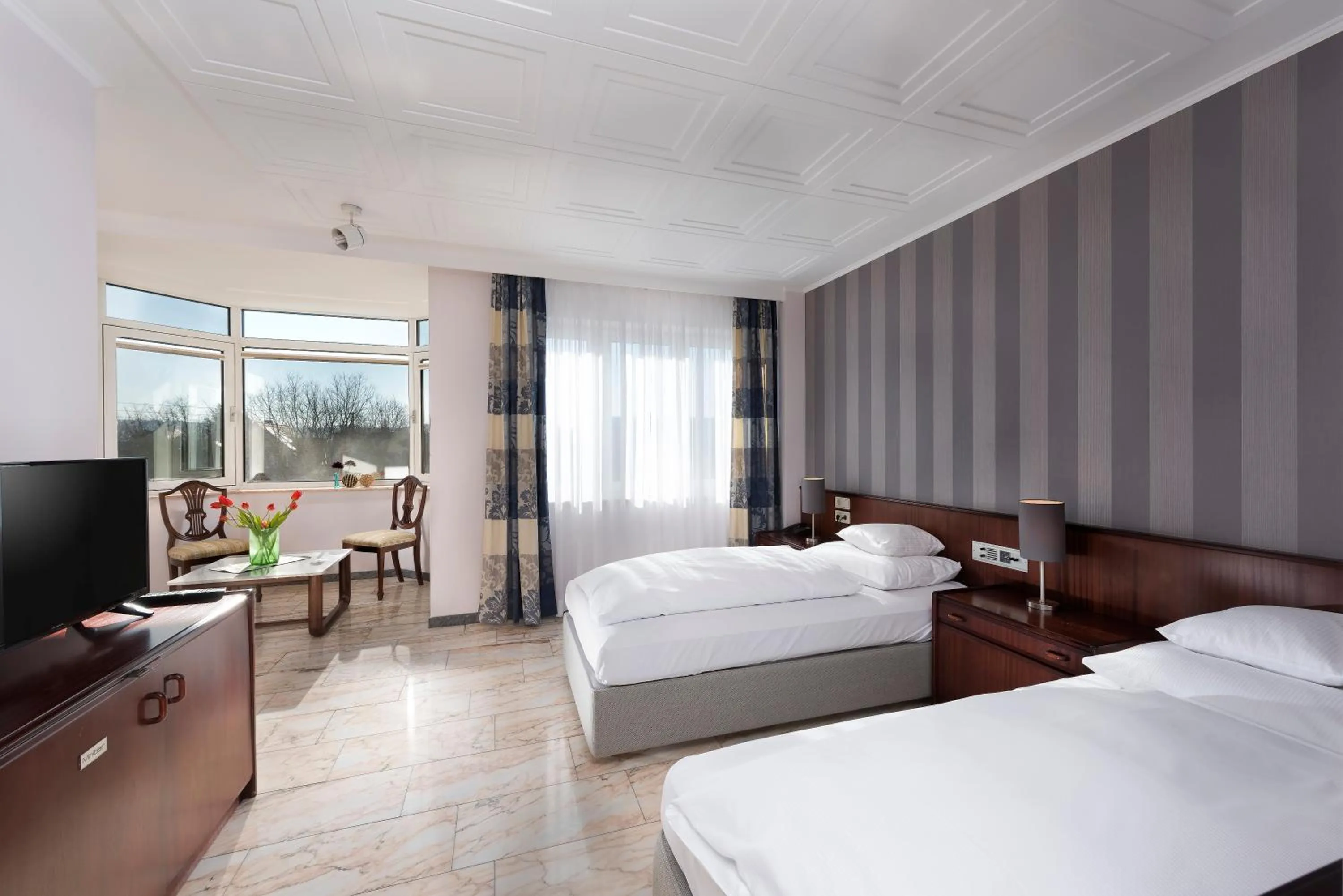 Photo of the whole room, Bed in Hotel Harheimer Hof