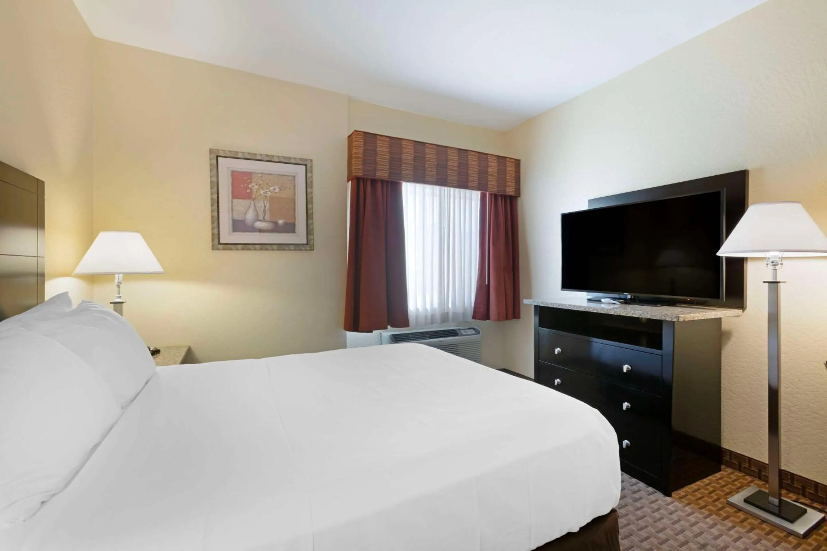 Bedroom, Bed in Comfort Inn Near Grand Canyon