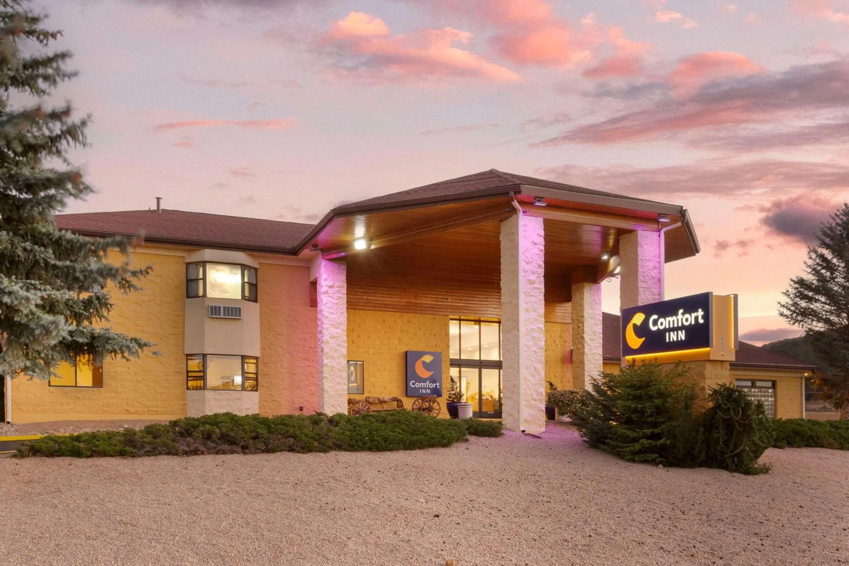 Property building in Comfort Inn Near Grand Canyon