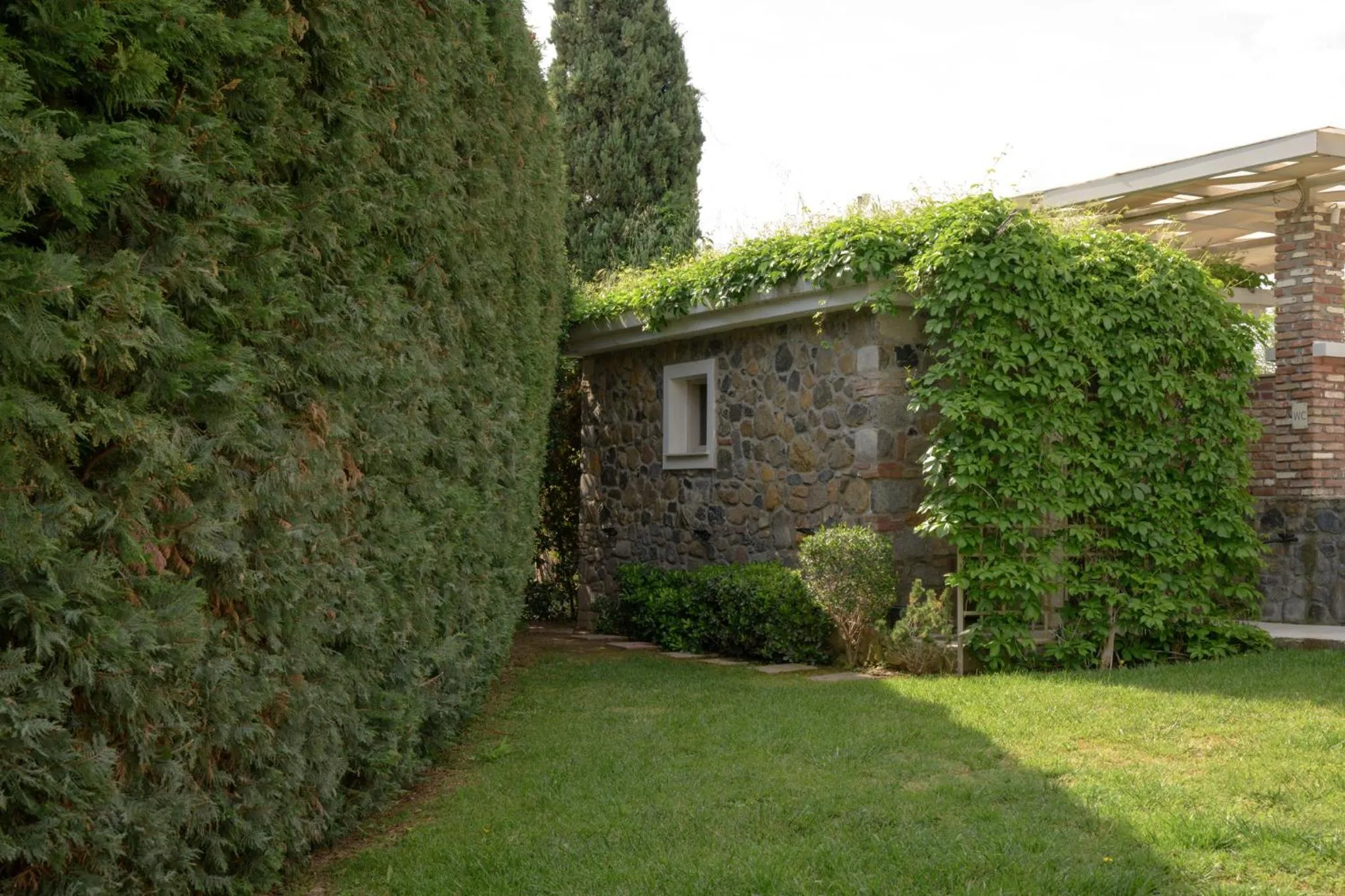 Oikies Small Elegant Houses