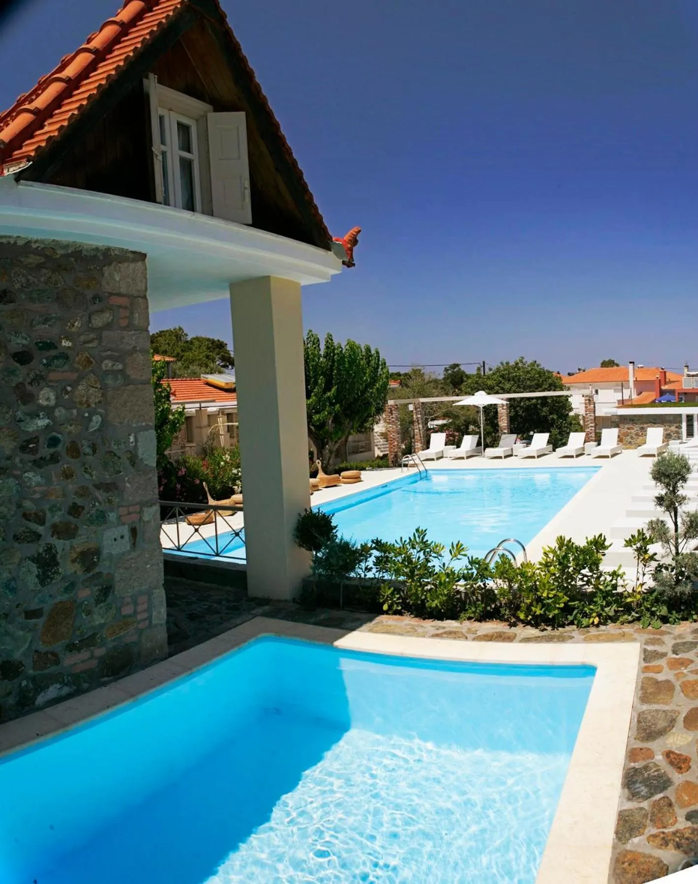 Oikies Small Elegant Houses