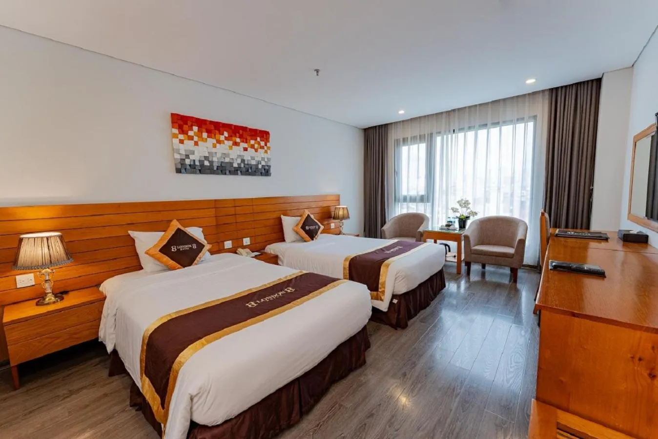 Bedroom, Bed in London Hanoi Hotel