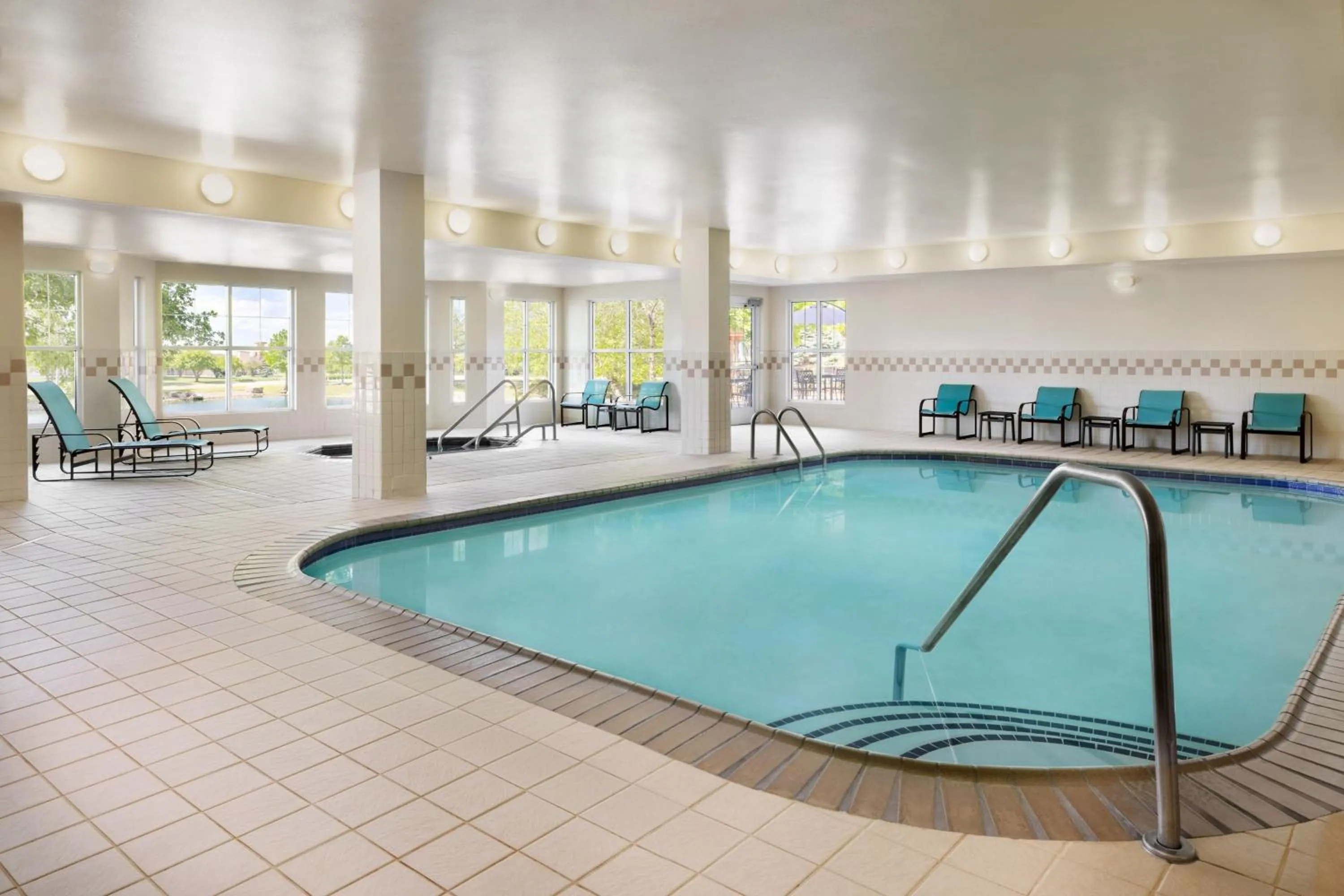 Swimming pool in Residence Inn Des Moines West at Jordan Creek Town Center