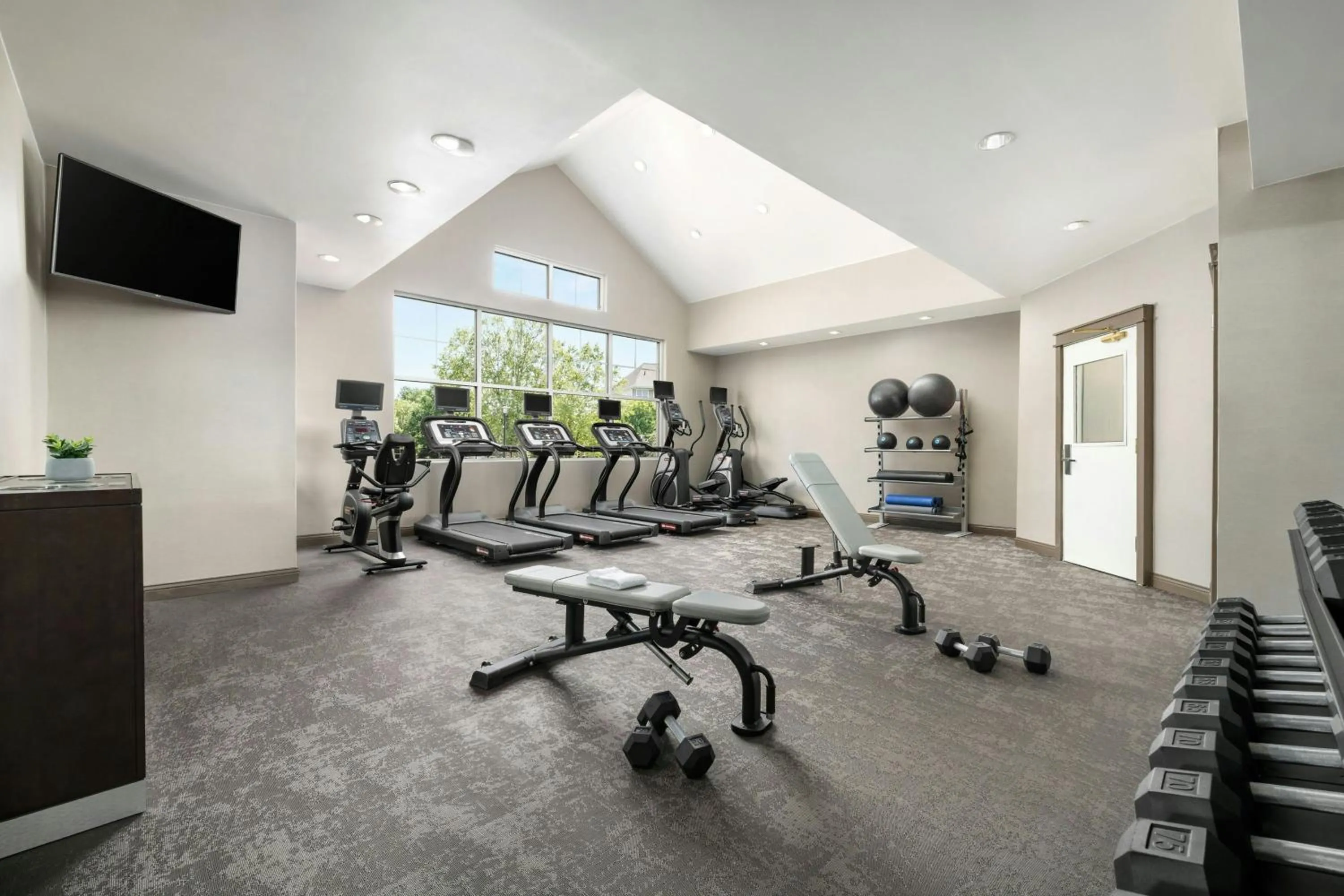 Fitness centre/facilities in Residence Inn Des Moines West at Jordan Creek Town Center