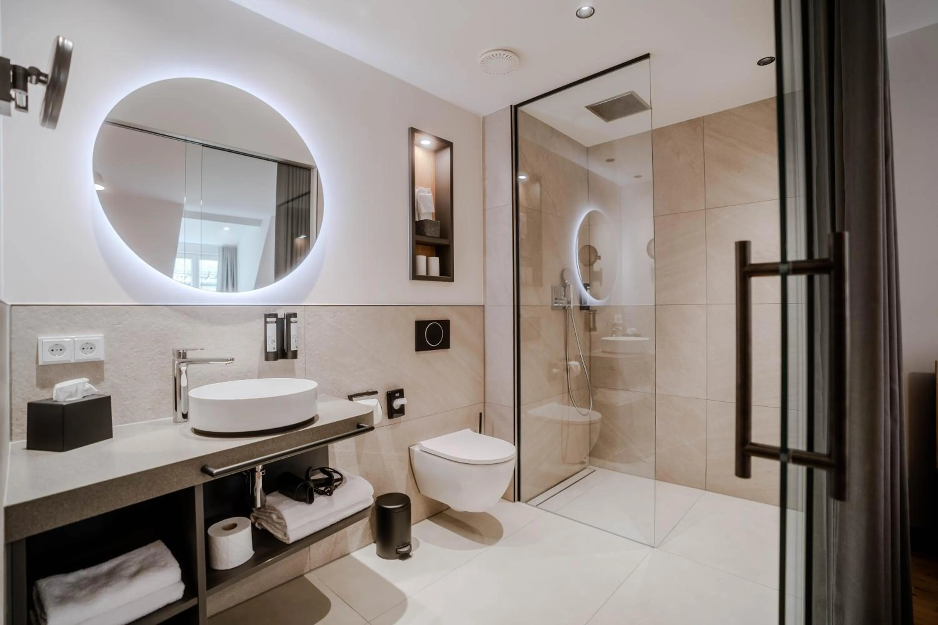 Shower in Hotel Deutsches Haus