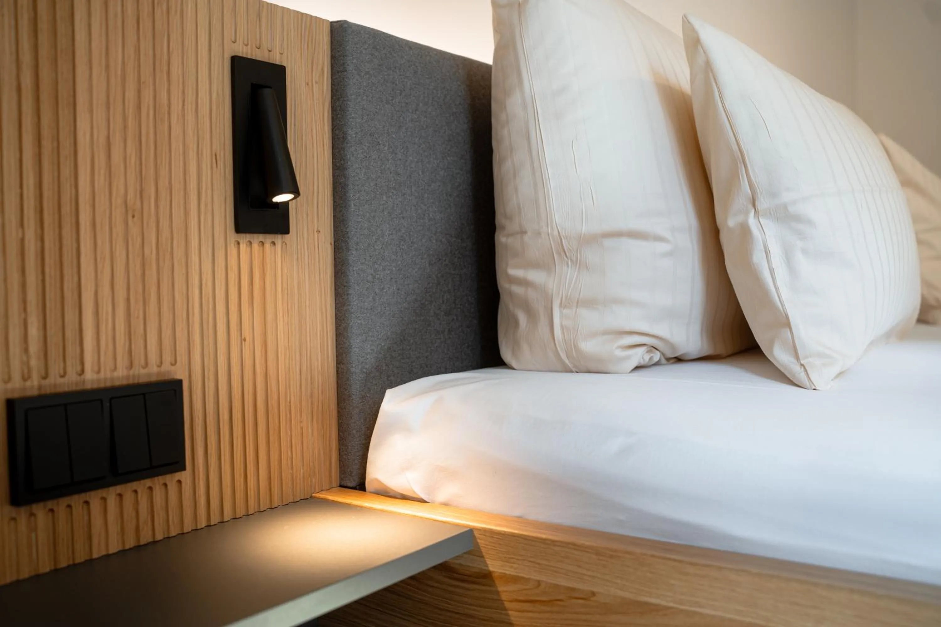 Decorative detail, Bed in Hotel Deutsches Haus