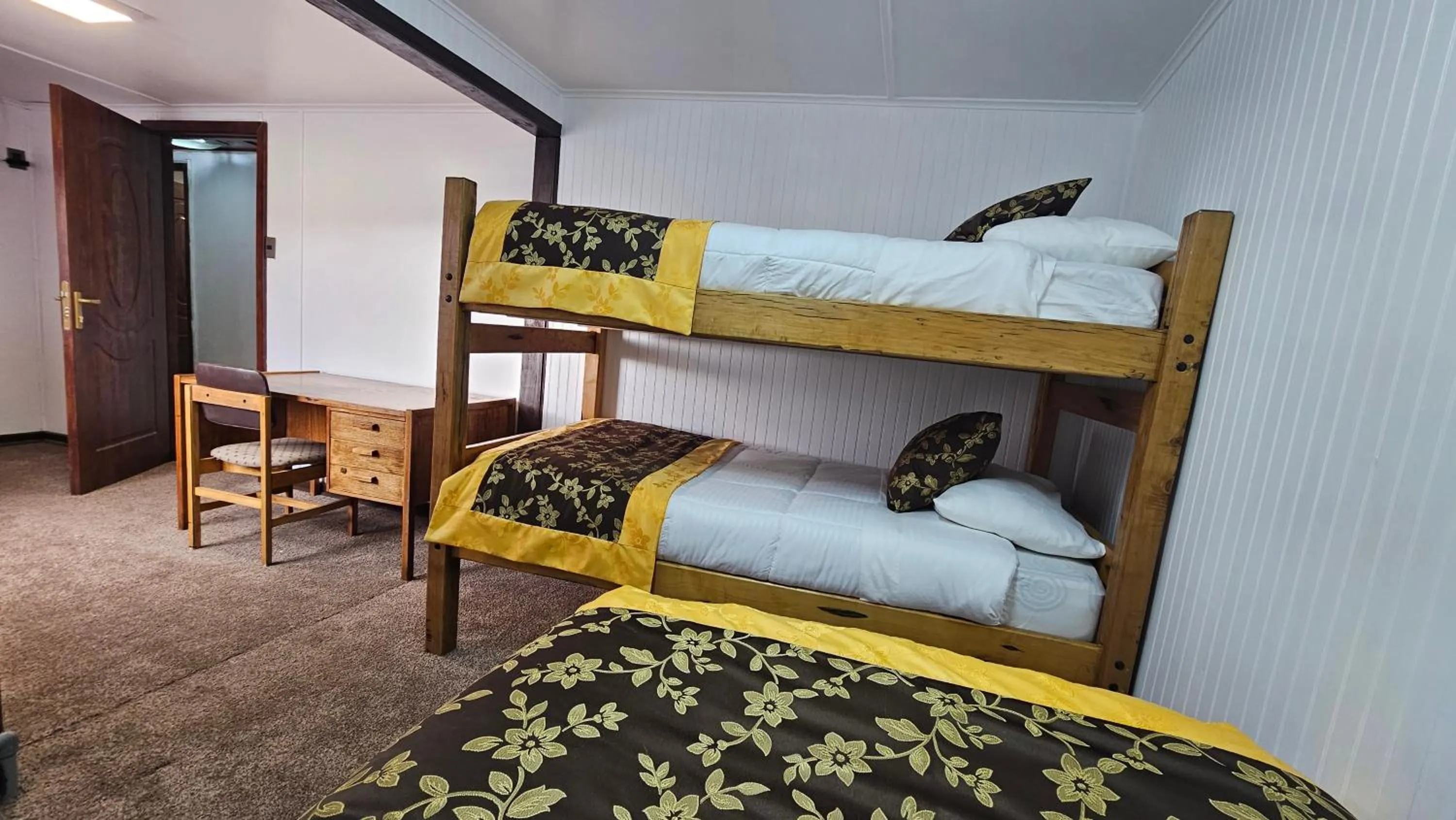 Bed in Hotel Forjadores del Cabo de Hornos