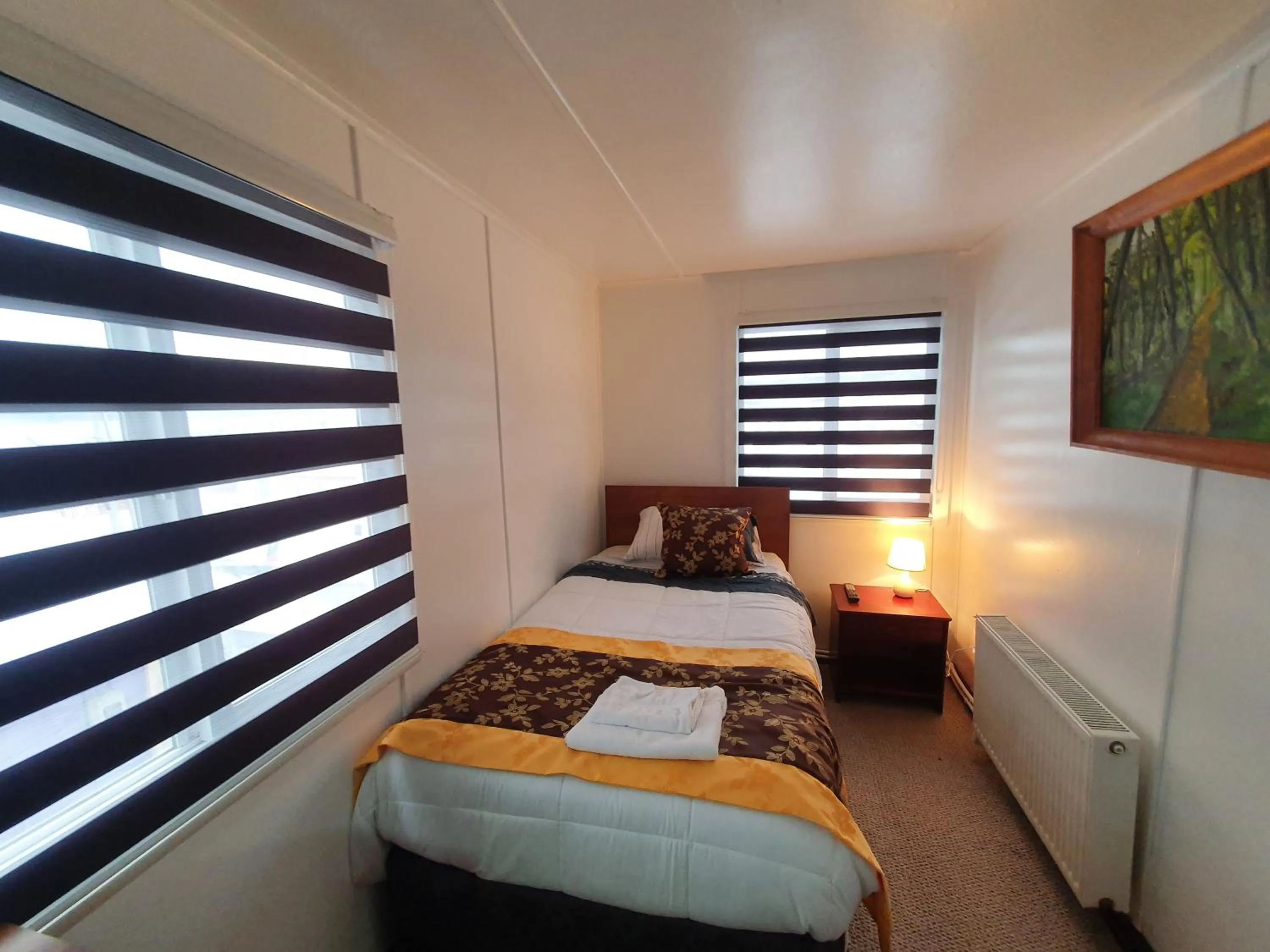 Property building, Bed in Hotel Forjadores del Cabo de Hornos