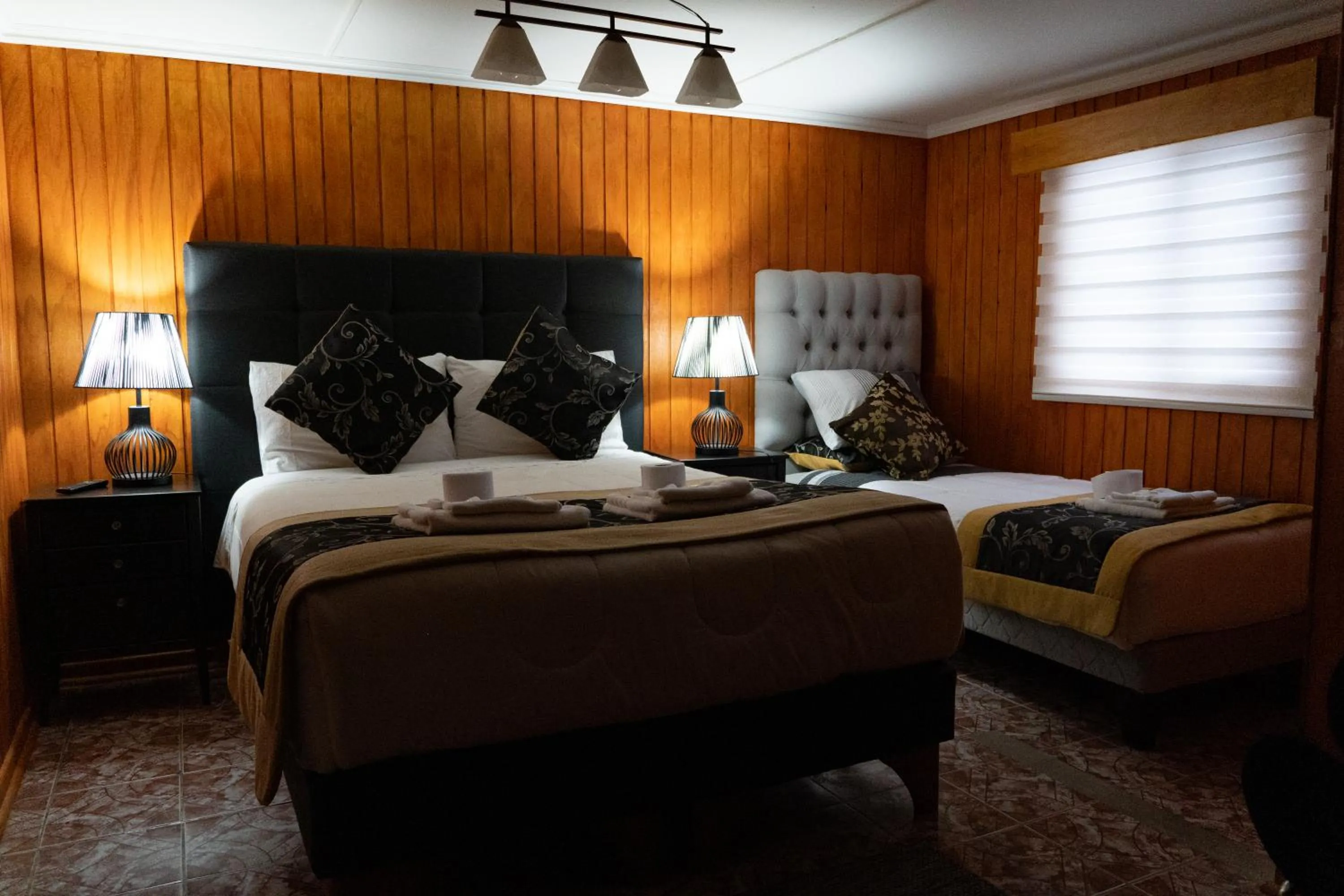 Property building, Bed in Hotel Forjadores del Cabo de Hornos