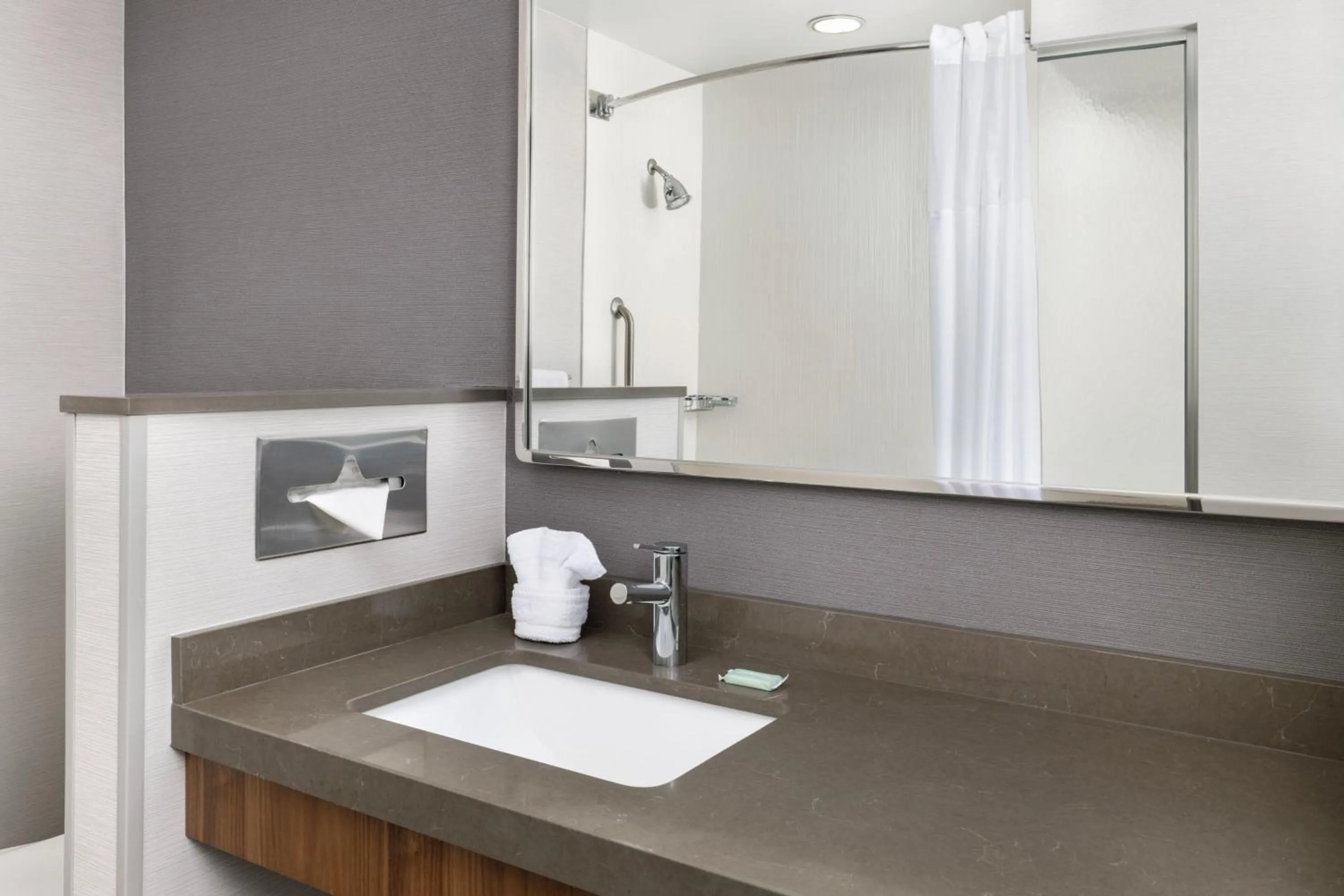 Bathroom in Courtyard by Marriott Amarillo West/Medical Center