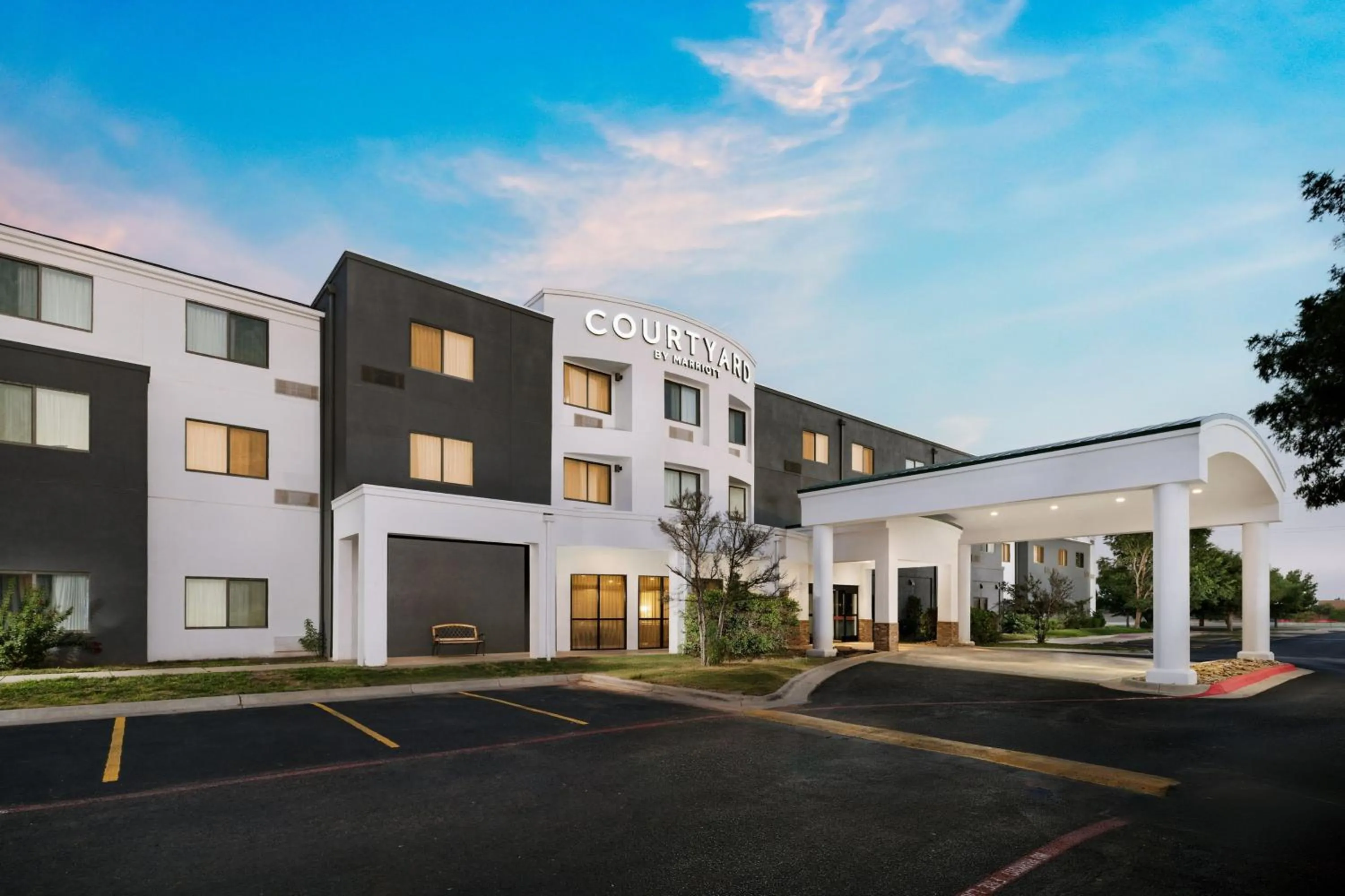 Property building in Courtyard by Marriott Amarillo West/Medical Center