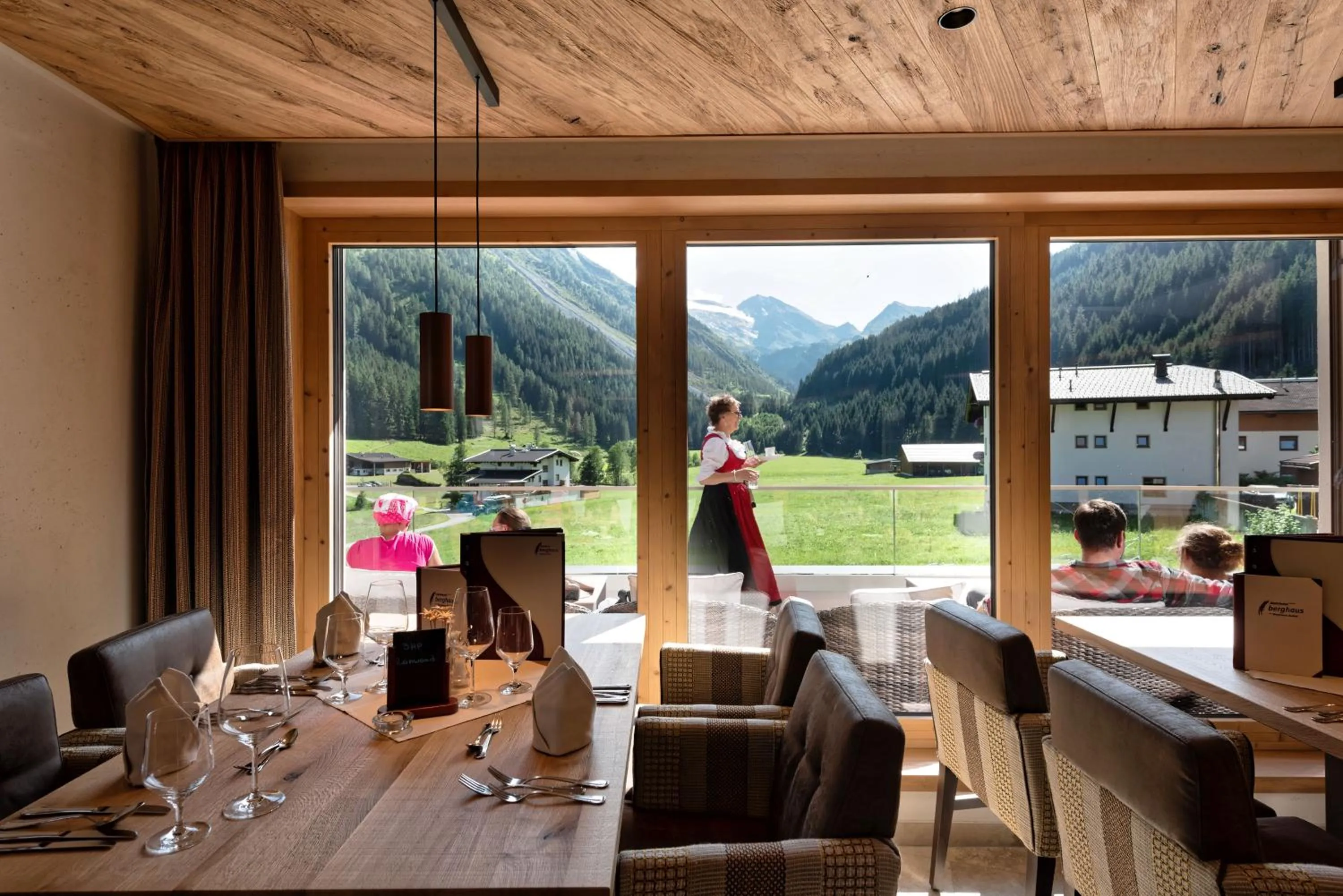 Restaurant/places to eat in Alpinhotel Berghaus spa