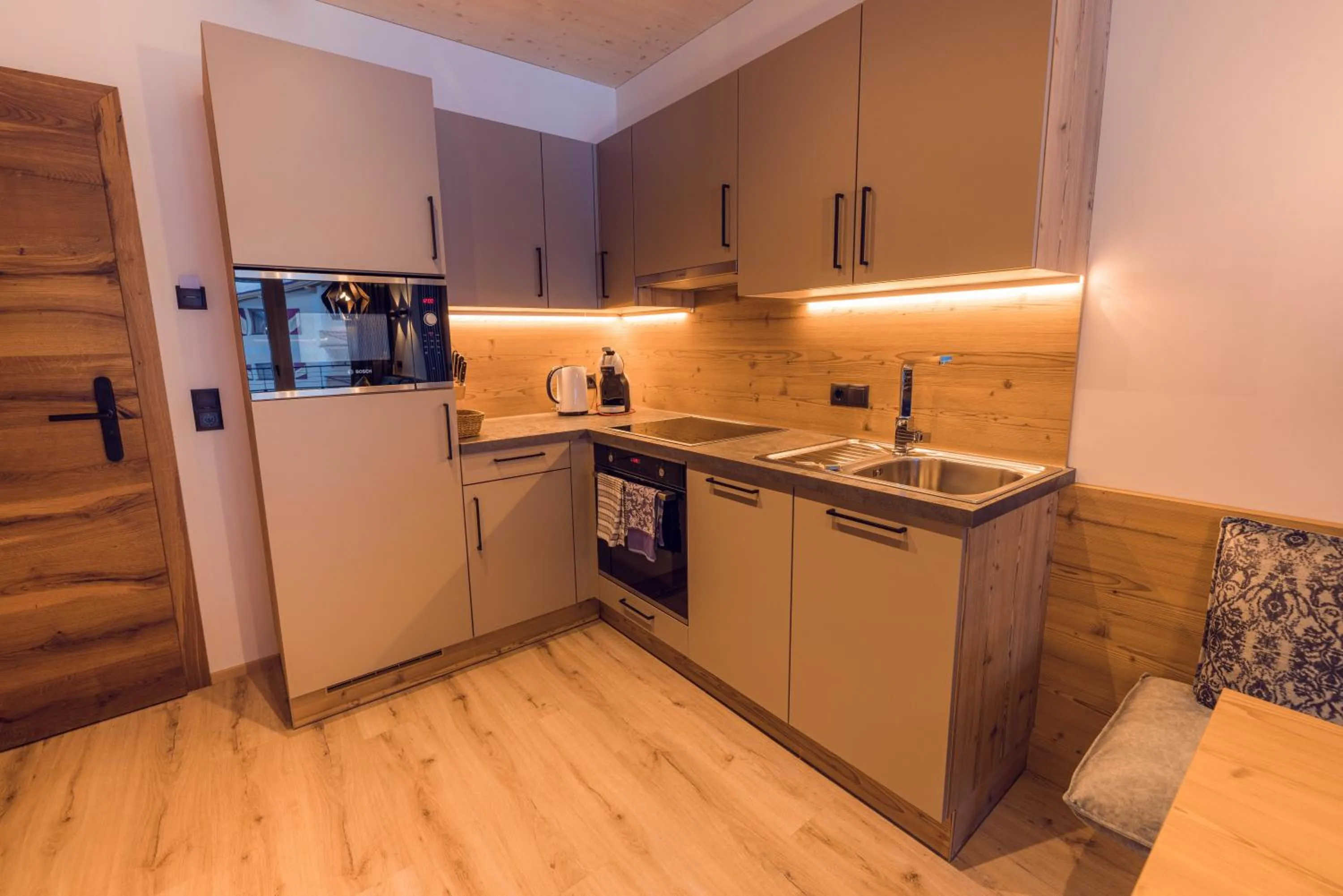 Kitchen or kitchenette in Alpinhotel Berghaus spa