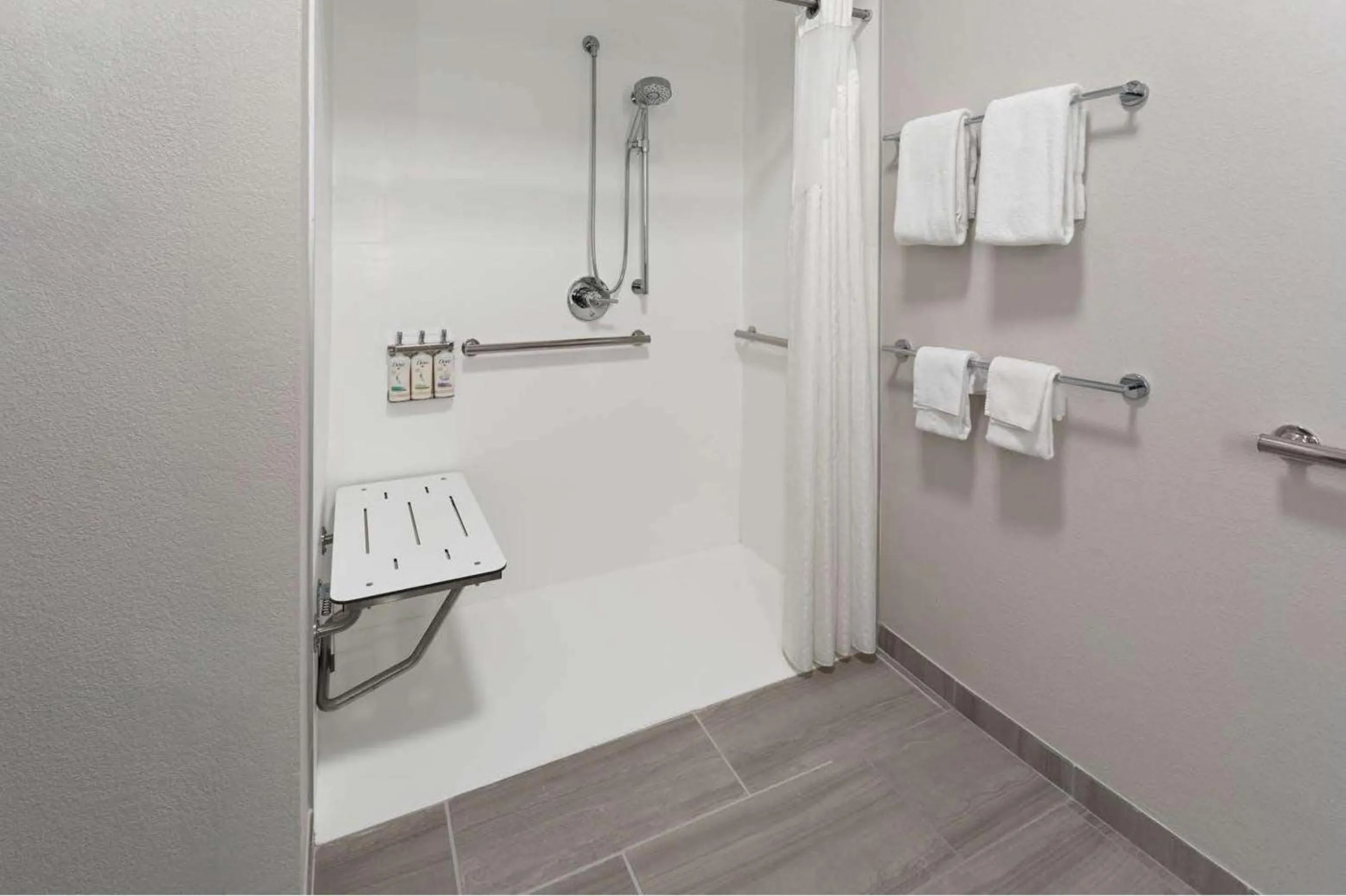 Bathroom in Holiday Inn Express Hotel & Suites Dubois by IHG